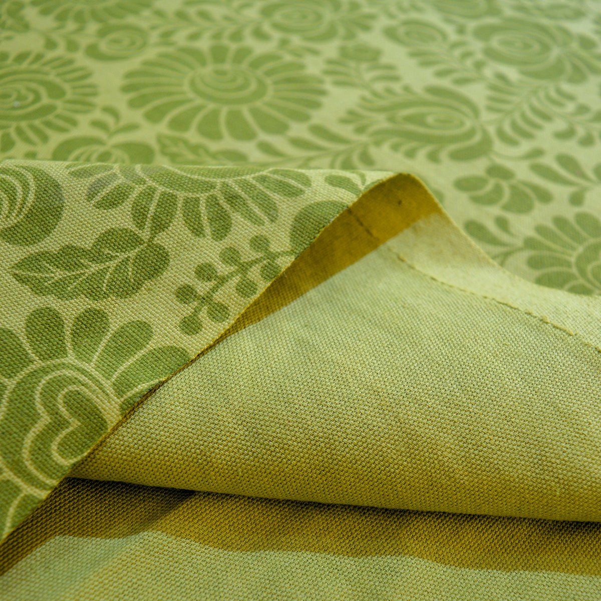 Green printed fabric, Matyo Rose pattern, 100% cotton duck, by the metre, bold print