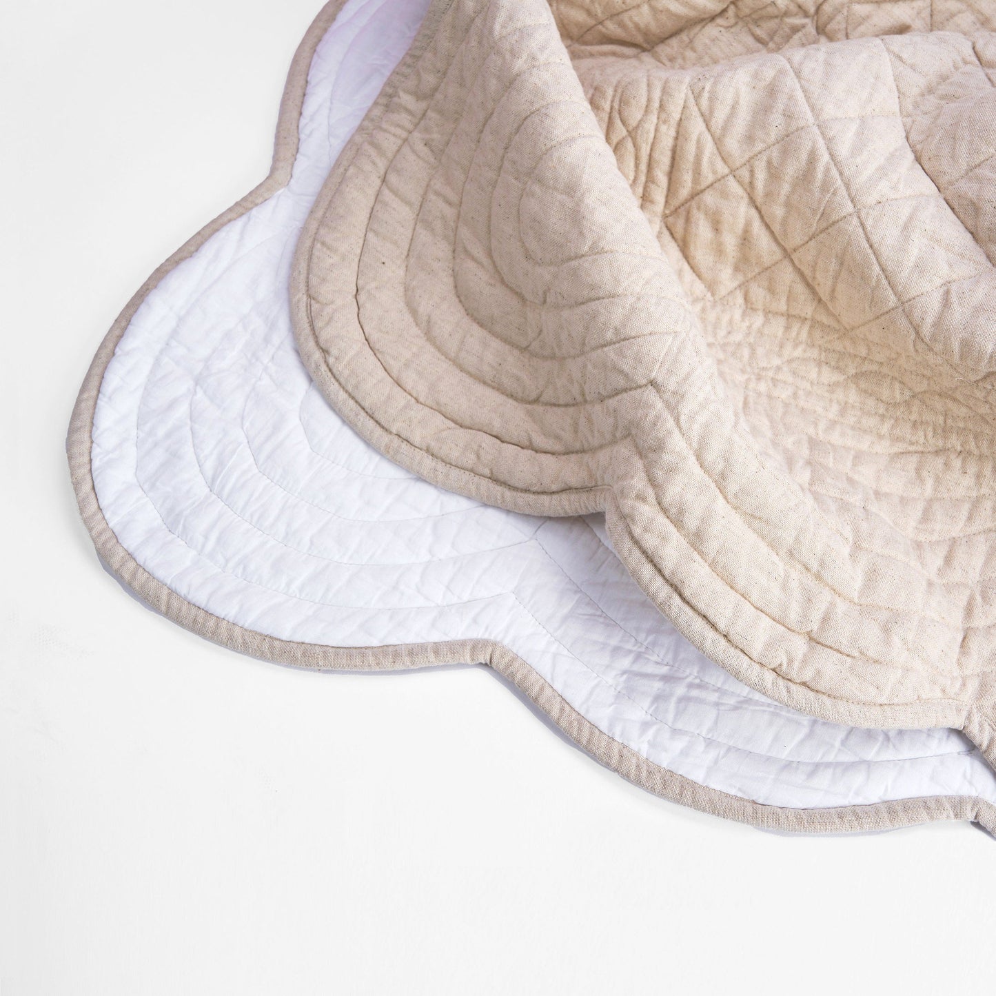 AMOUR - SCALLOPED QUILTED BED SET in beige cotton linen