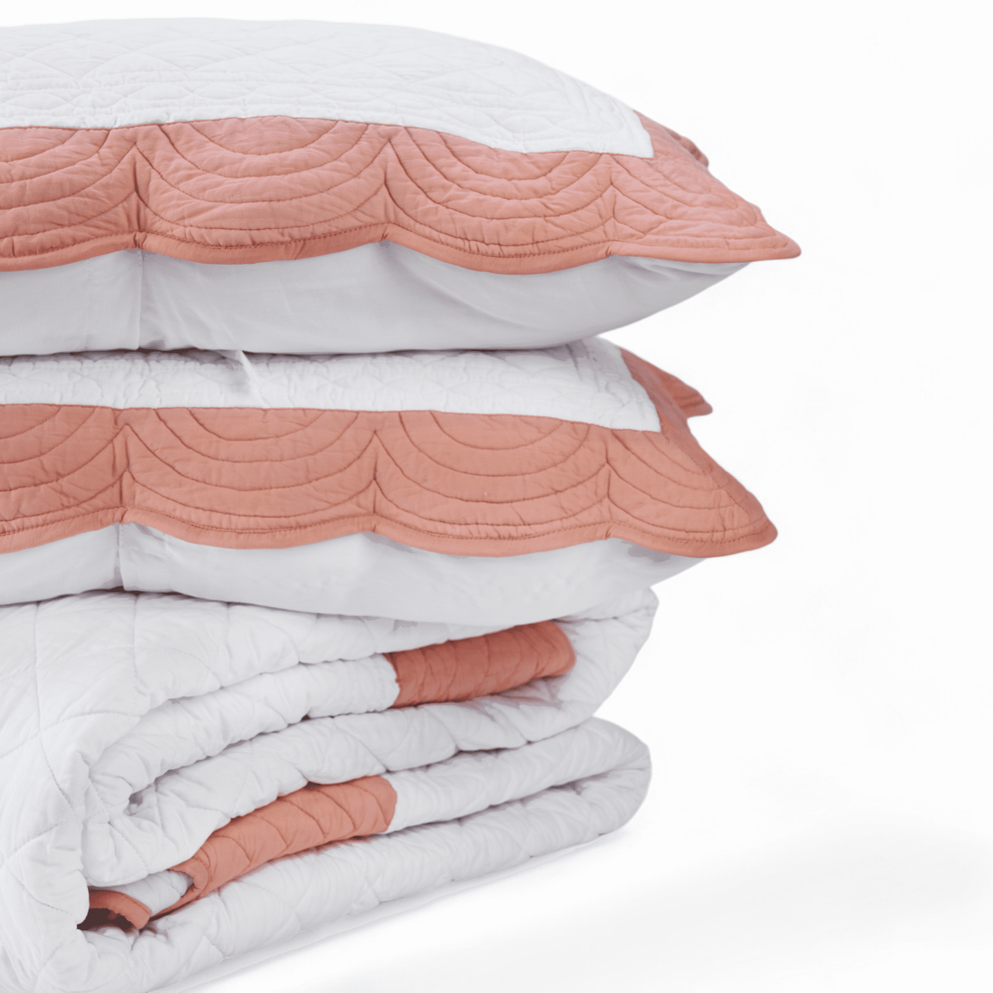 AMOUR - SCALLOPED QUILTED BED SET in white and coral cotton - sizes available