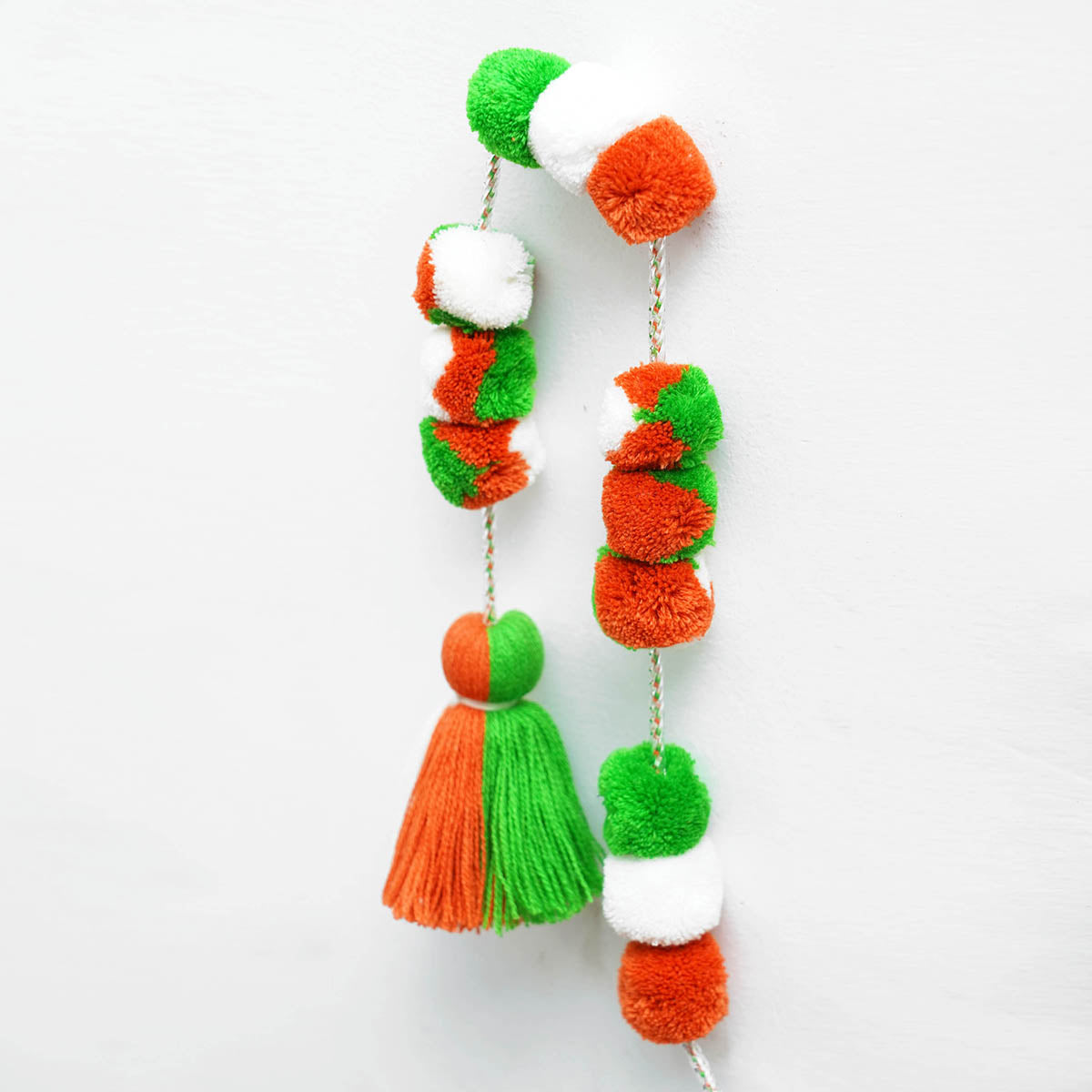 Tricolour pompom garland