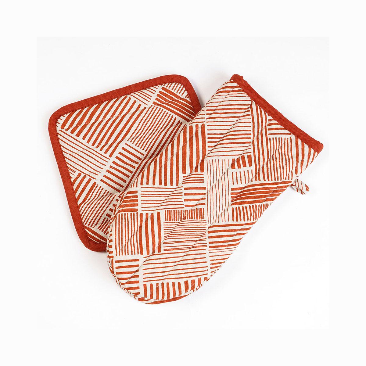 MODERN RETRO Pair of quilted Potholder and oven mitt in Terracotta green colour stripe print in 100% cotton
