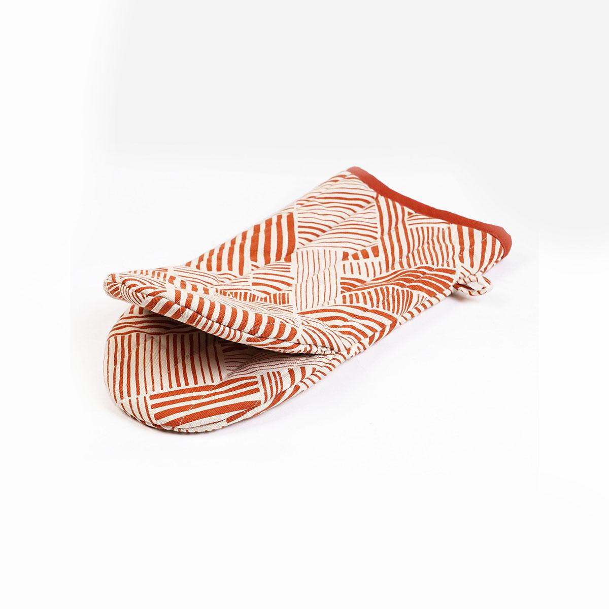 MODERN RETRO Pair of quilted Potholder and oven mitt in Terracotta green colour stripe print in 100% cotton