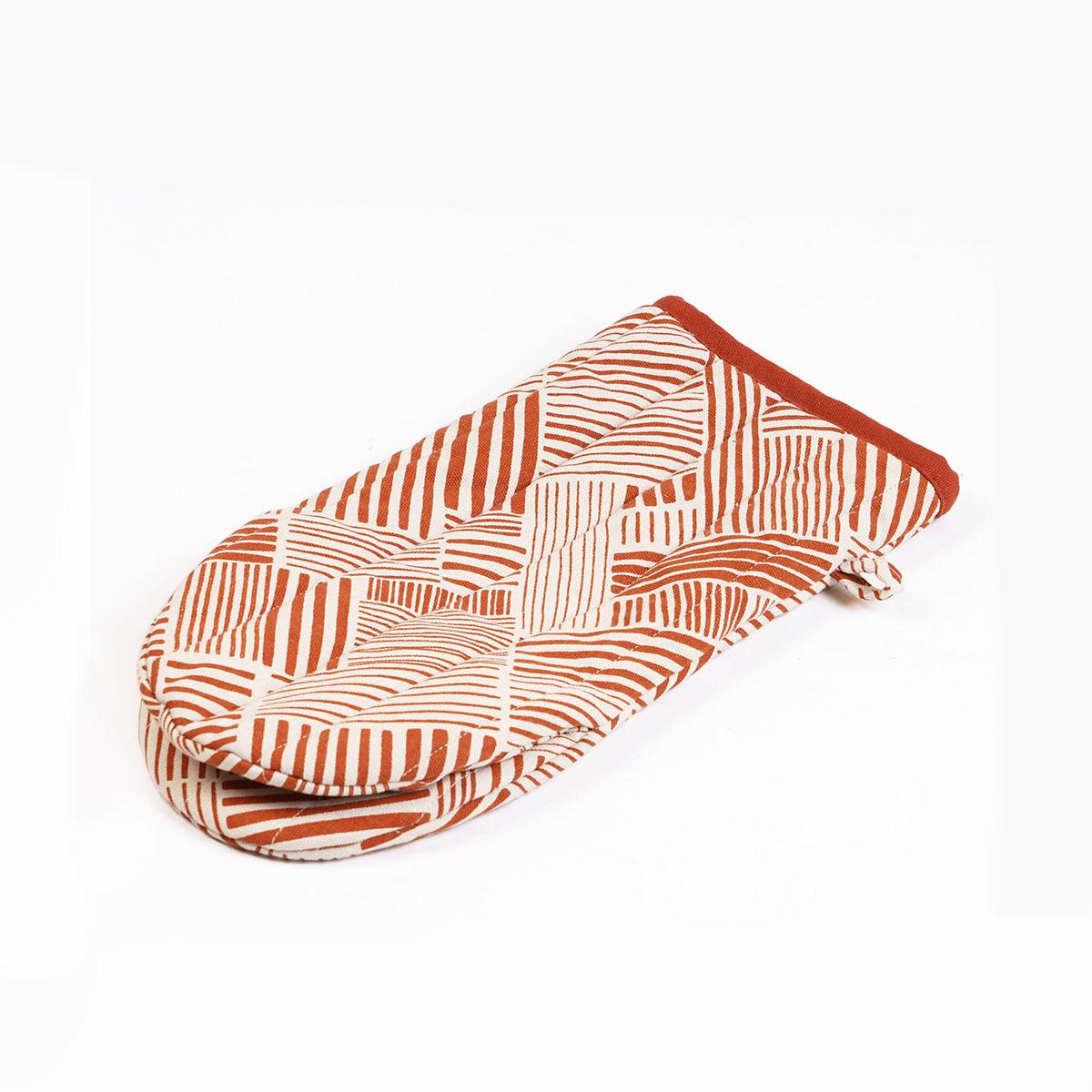 MODERN RETRO Pair of quilted Potholder and oven mitt in Terracotta green colour stripe print in 100% cotton