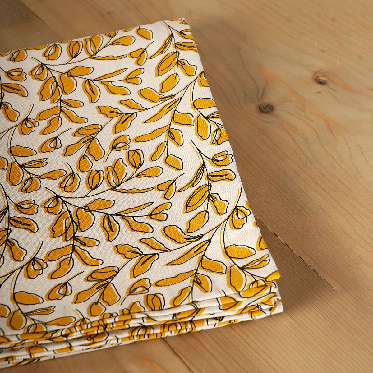 MODERN RETRO - Mustard yellow cotton table cloth with leaf print, Sizes available