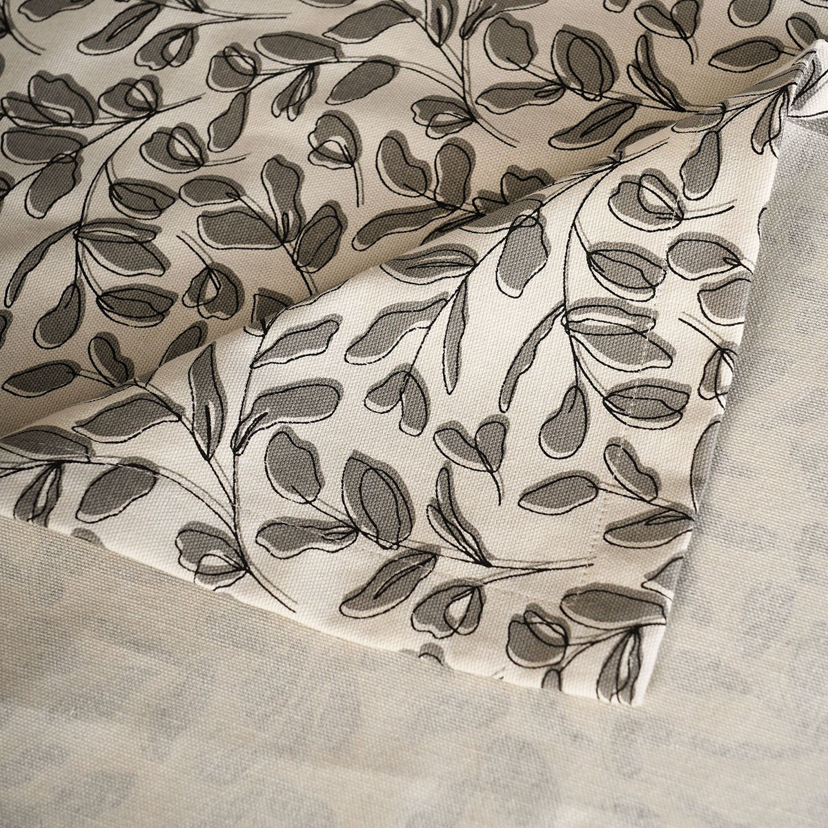 MODERN RETRO - Grey cotton table cloth with leaf print, Sizes available