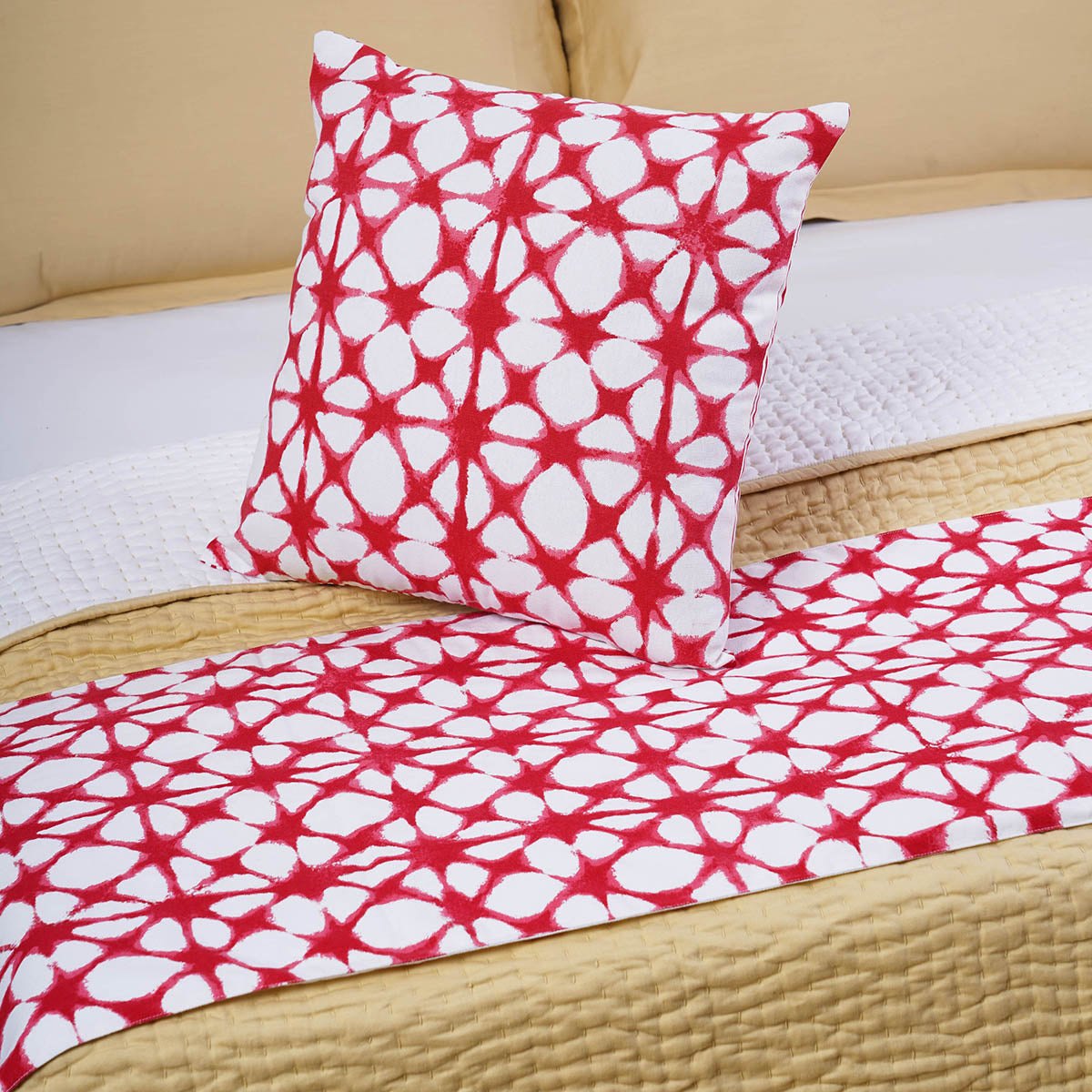 BED RUNNER SET - Red tie dye prism print cotton Bed runner with coordinated Decorative Throw Pillow Cover