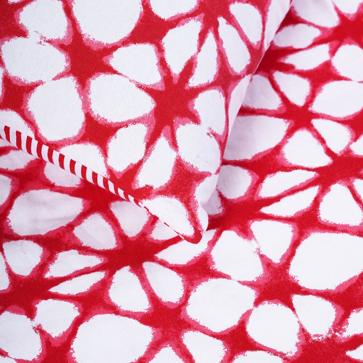 BED RUNNER SET - Red tie dye prism print cotton Bed runner with coordinated Decorative Throw Pillow Cover