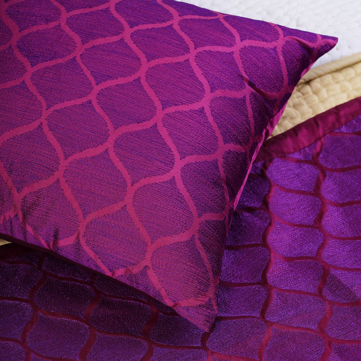Plum fully embroidered Bed runner set - King / Queen / Twin Size Bed Runner with coordinated Decorative Throw Pillow Cover