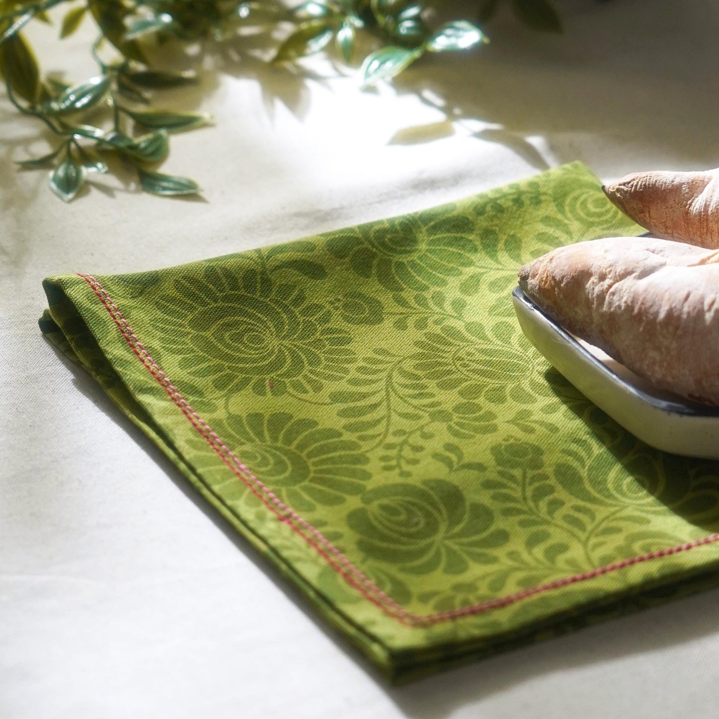 MATYO - Green colour Napkin, floral print cotton fabric, size available