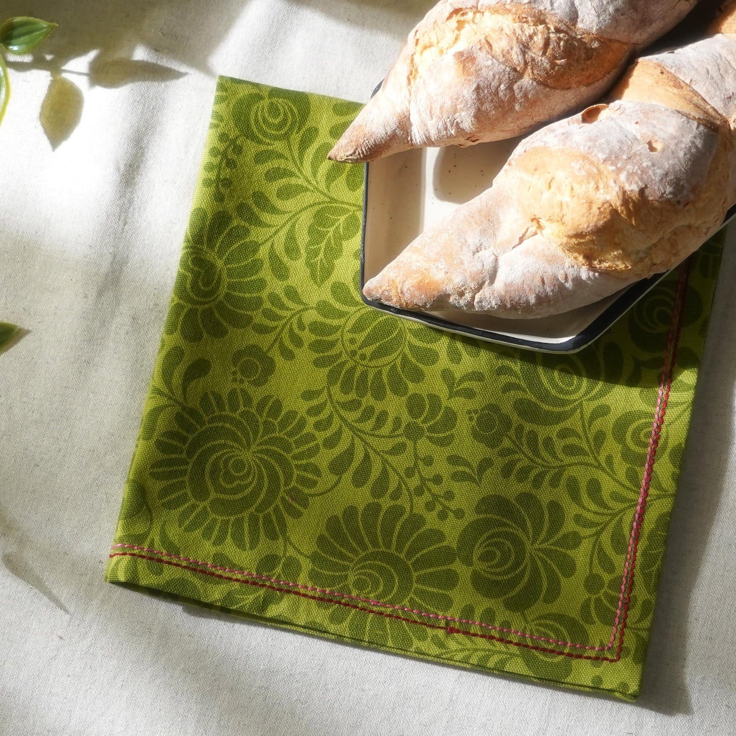 MATYO - Green colour Napkin, floral print cotton fabric, size available