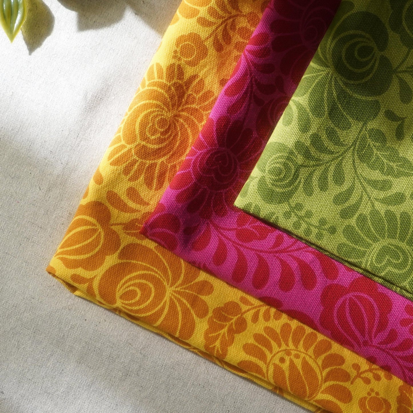 MATYO - Green colour Napkin, floral print cotton fabric, size available