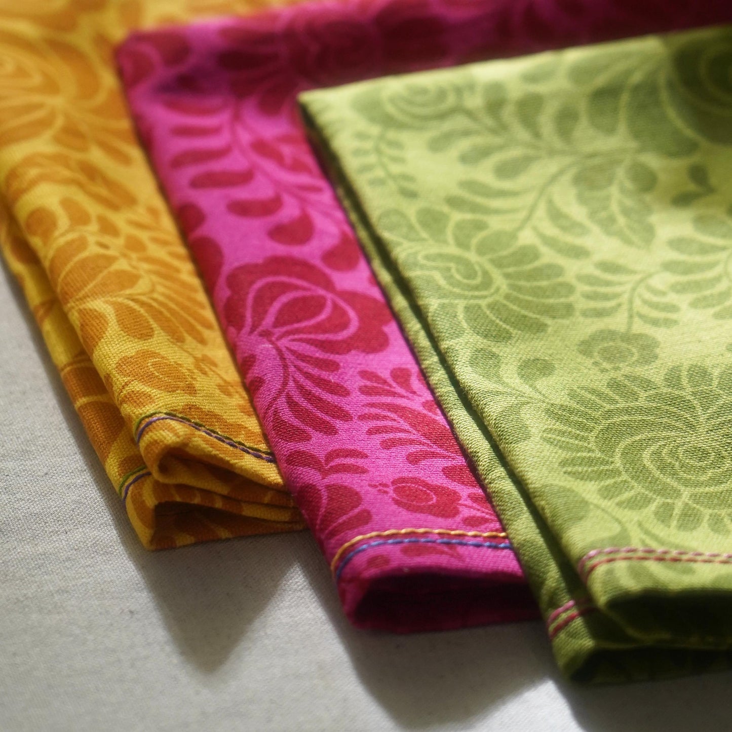 MATYO - Yellow colour Napkin, floral print cotton fabric, size available
