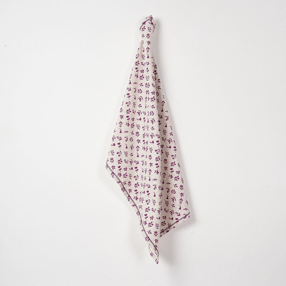 DOMINOTERIE Plum Printed Kitchen Towel, small floral pattern, 100% cotton, size 20"X28"