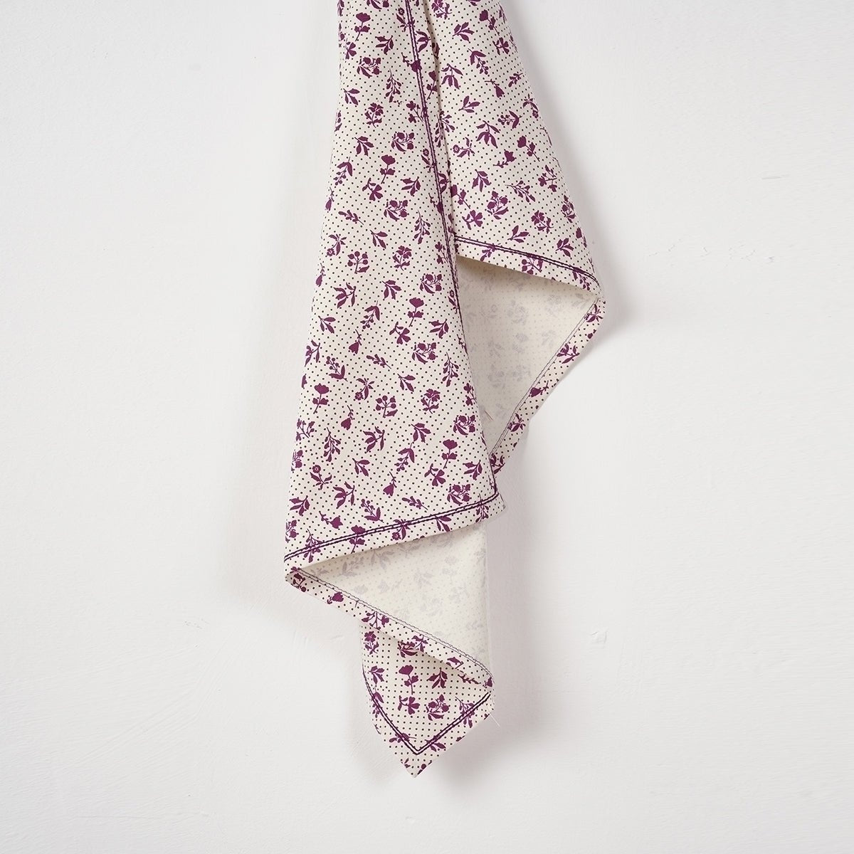 DOMINOTERIE Plum Printed Kitchen Towel, small floral pattern, 100% cotton, size 20"X28"