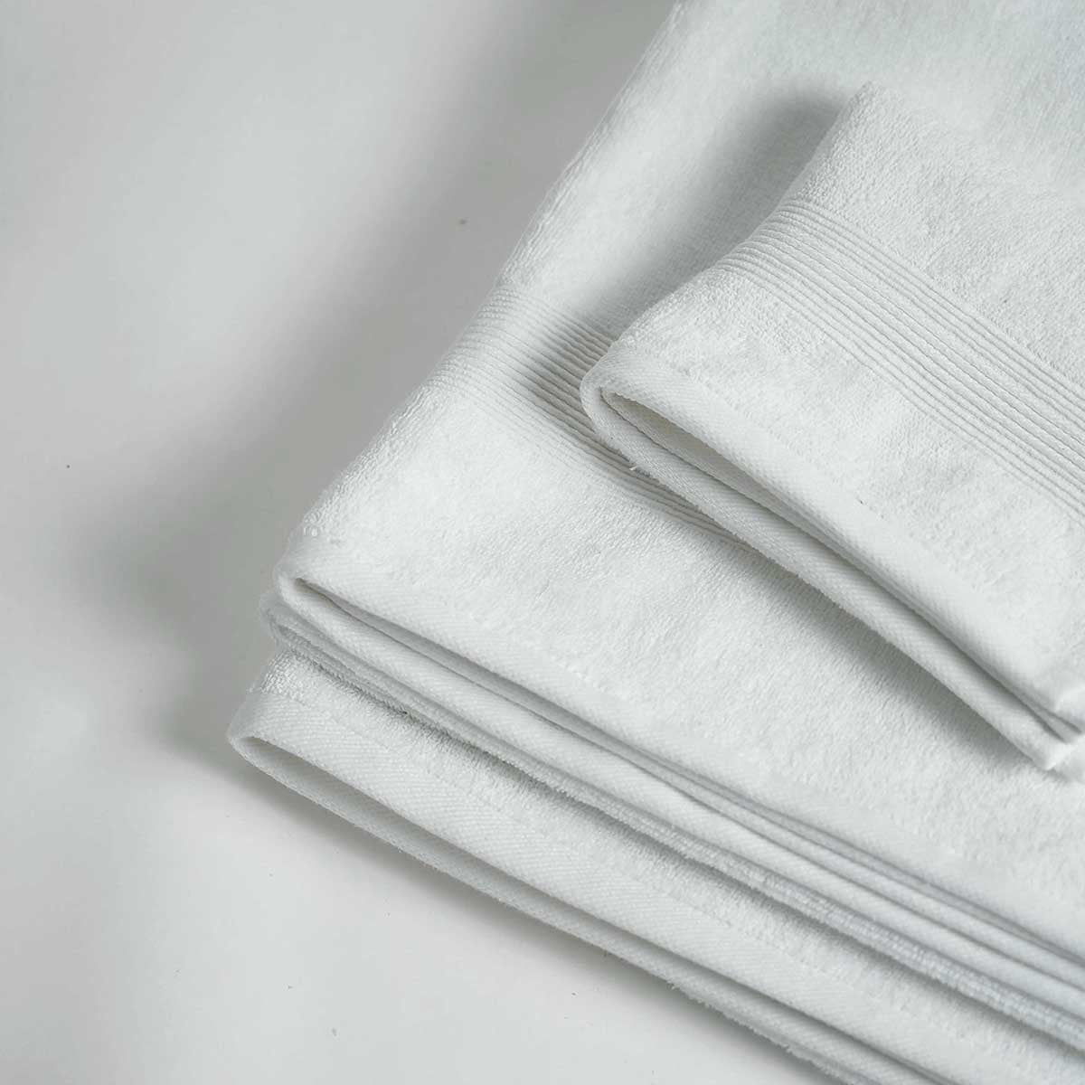 Bath towels, set of 3, white colour