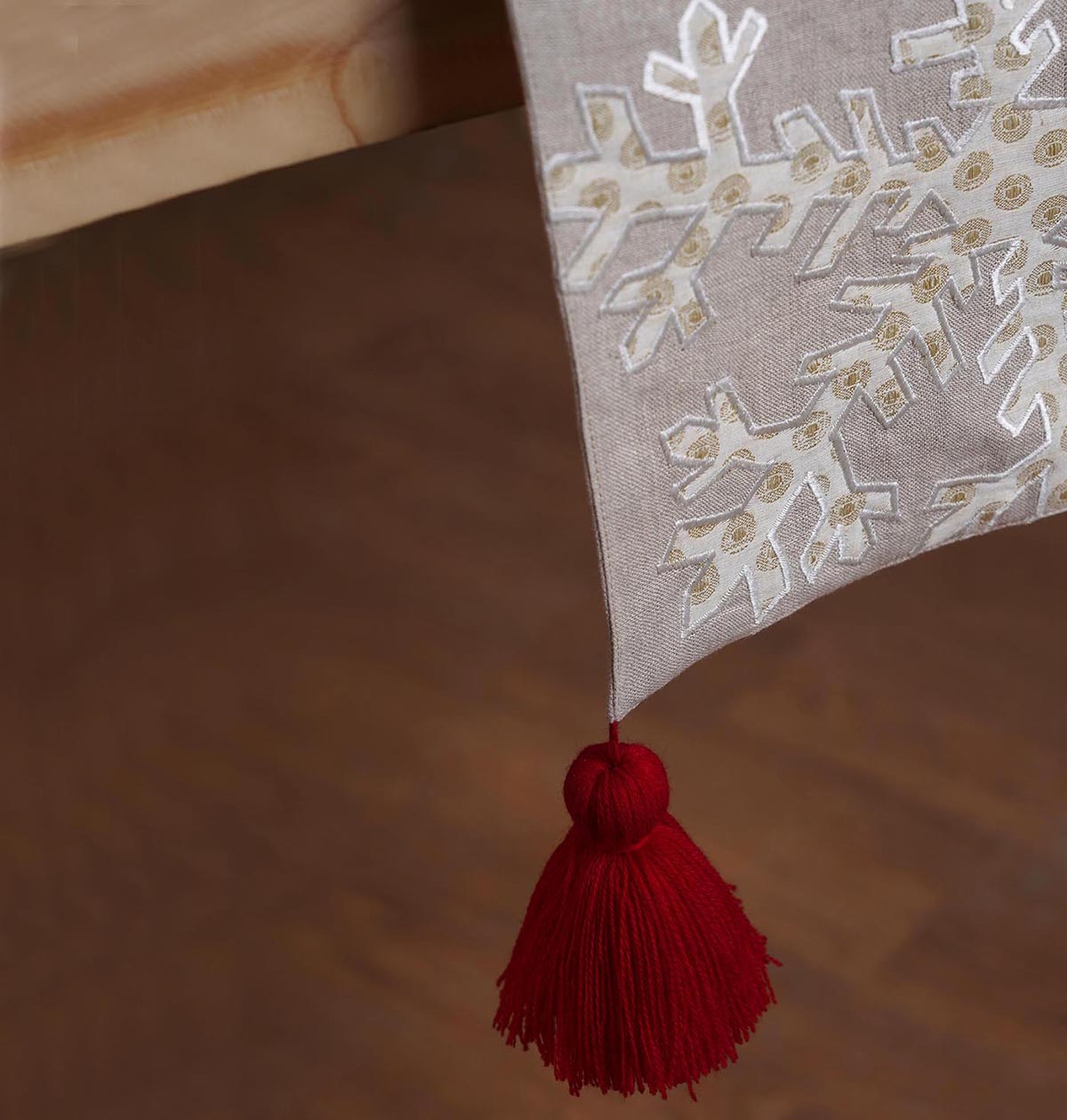 Linen Christmas table runner, snowflake pattern, embroidery and applique, sizes available