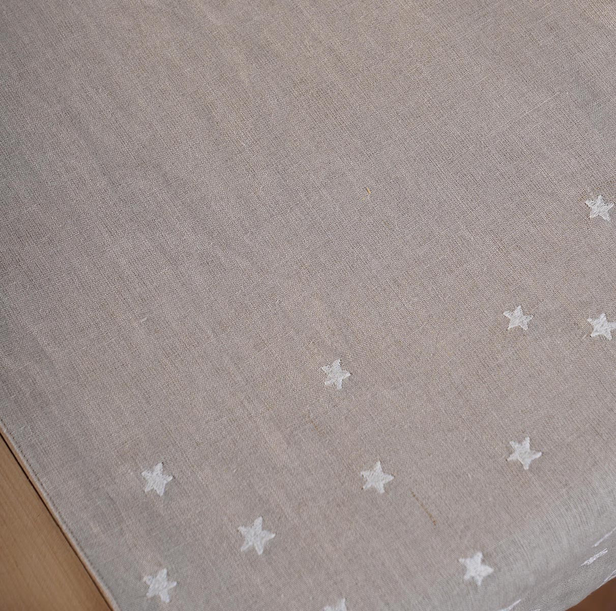 Linen Christmas table runner, Christmas tree pattern, embroidery and applique, sizes available
