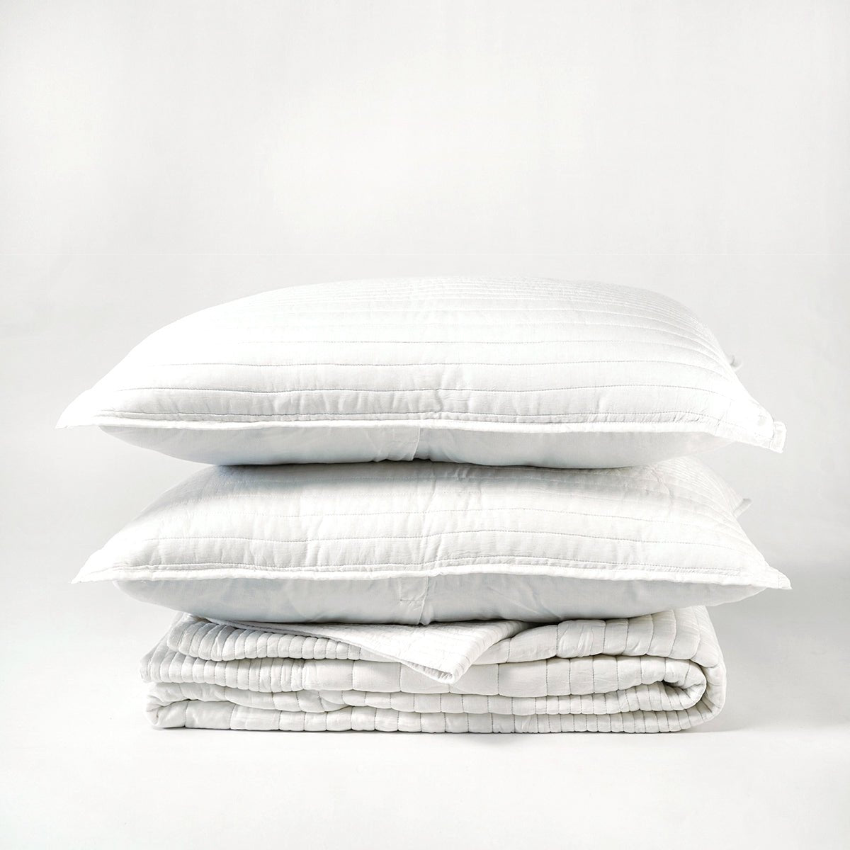 SHWET - White luxury 300TC cotton satin Quilt with coordinated pillow cases, Sizes available