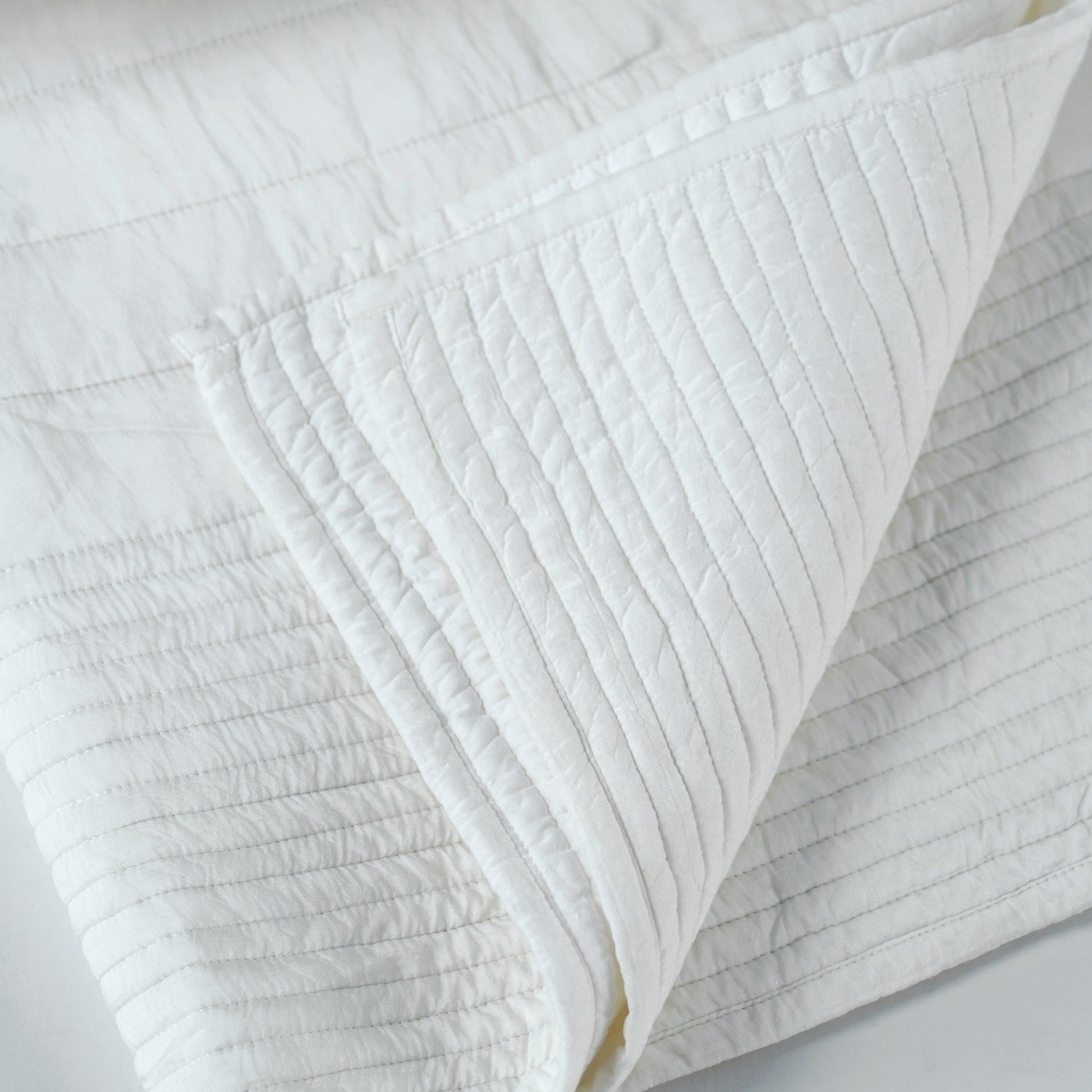 SHWET - White luxury 300TC cotton satin Quilt, Sizes available