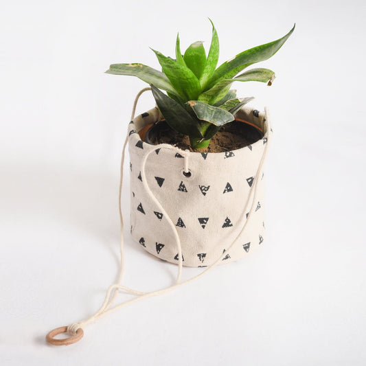 Canvas plant hanger, cabana triangle pattern, black and white, cotton canvas fabric