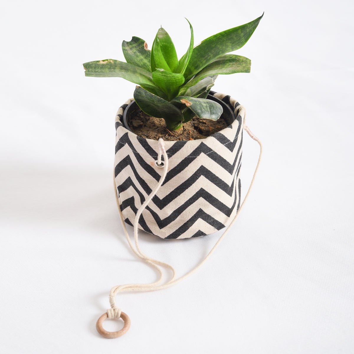 Canvas plant hanger, chevron pattern, black and white, cotton canvas fabric