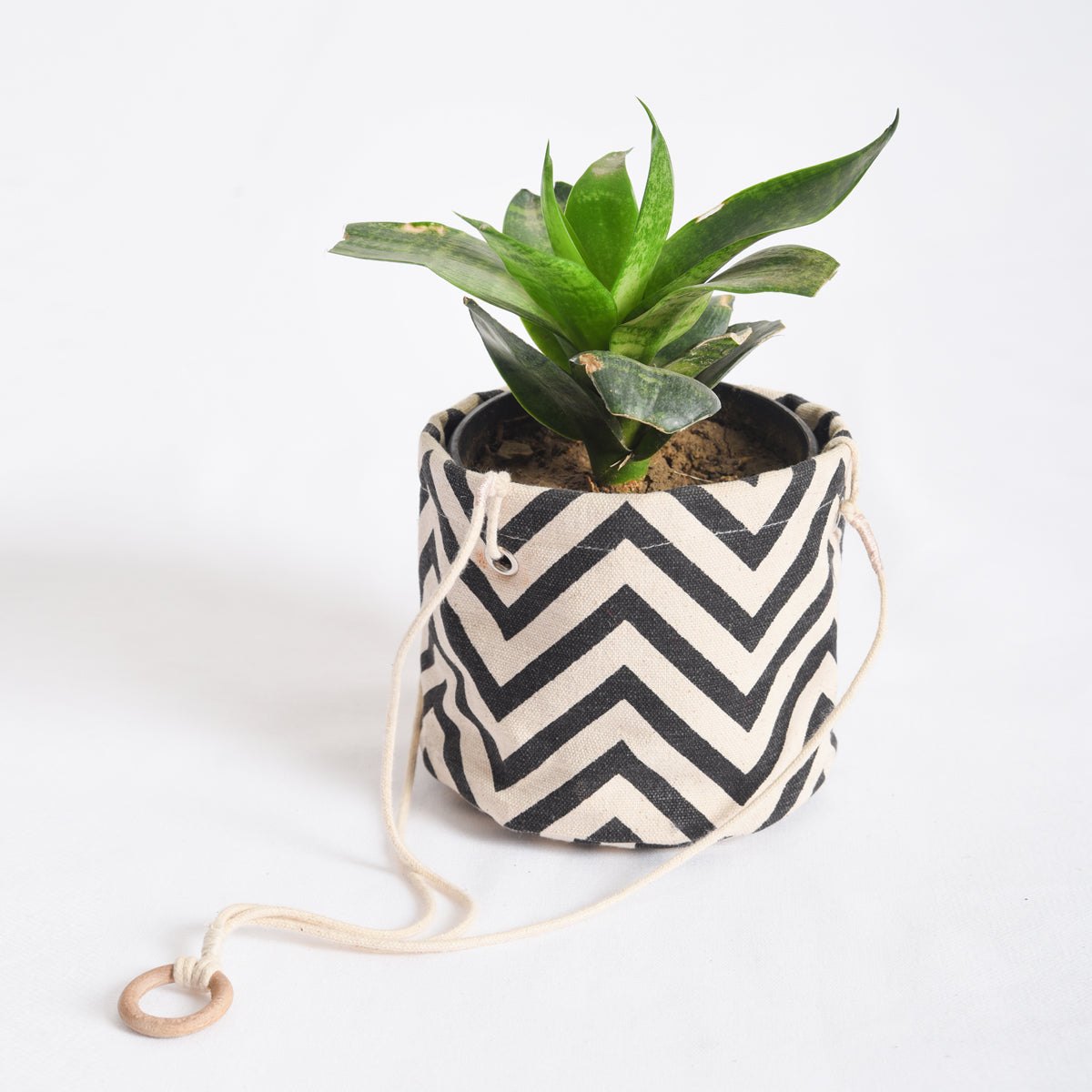 Canvas plant hanger, chevron pattern, black and white, cotton canvas fabric