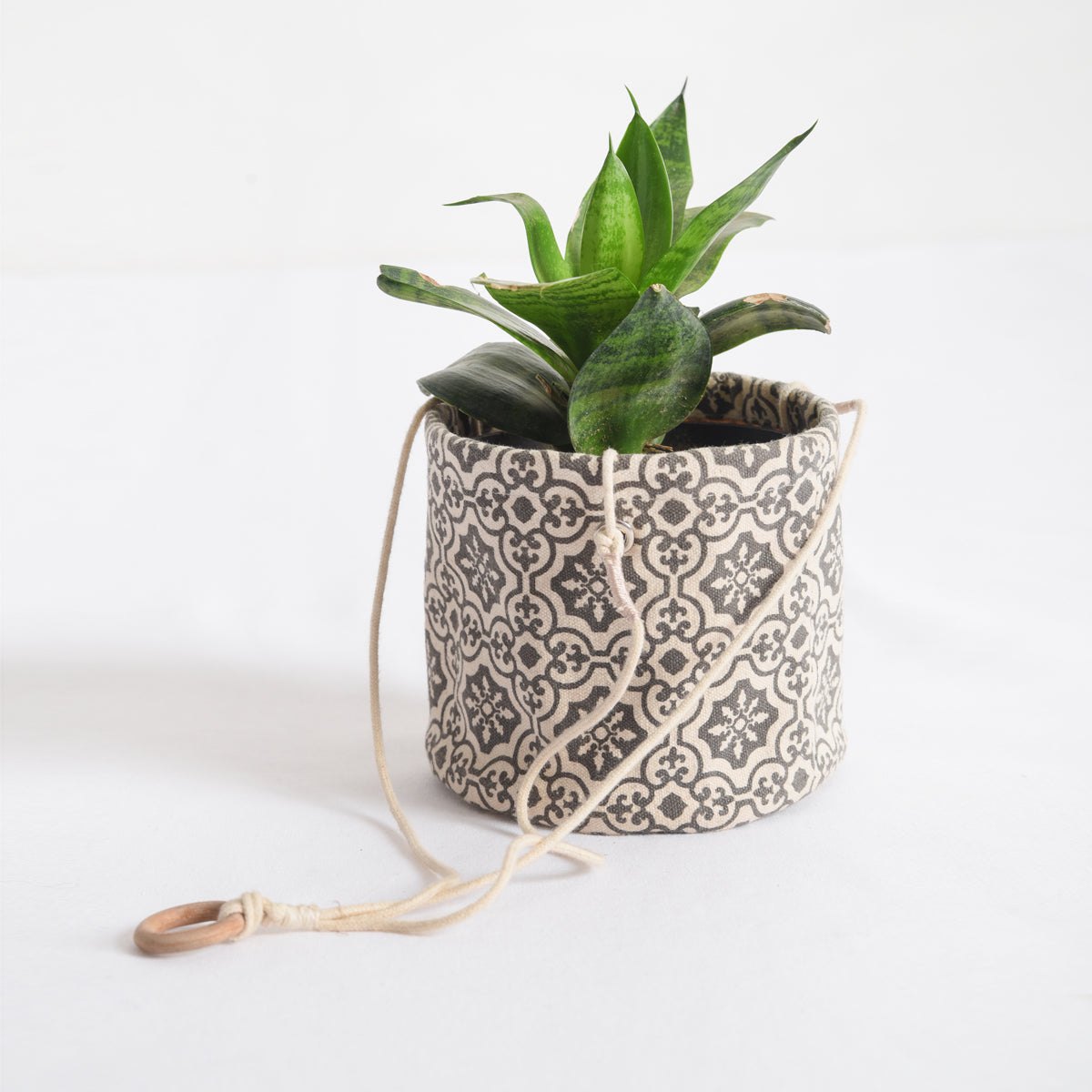 Canvas plant hanger, tile print, black and white, cotton canvas fabric