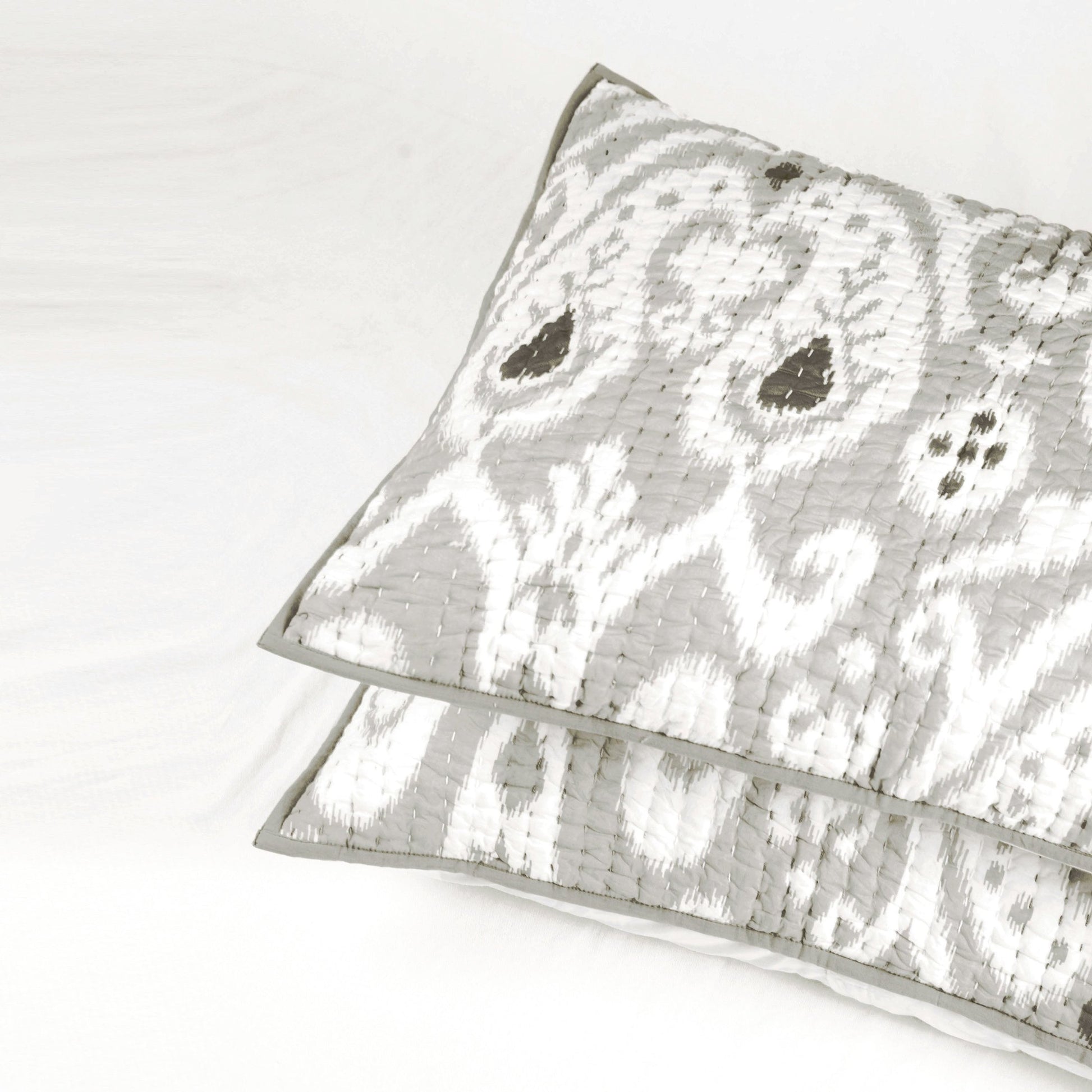 GREY IKAT print Kantha quilt - stripe pattern quilting - Quilted bed set, sizes available