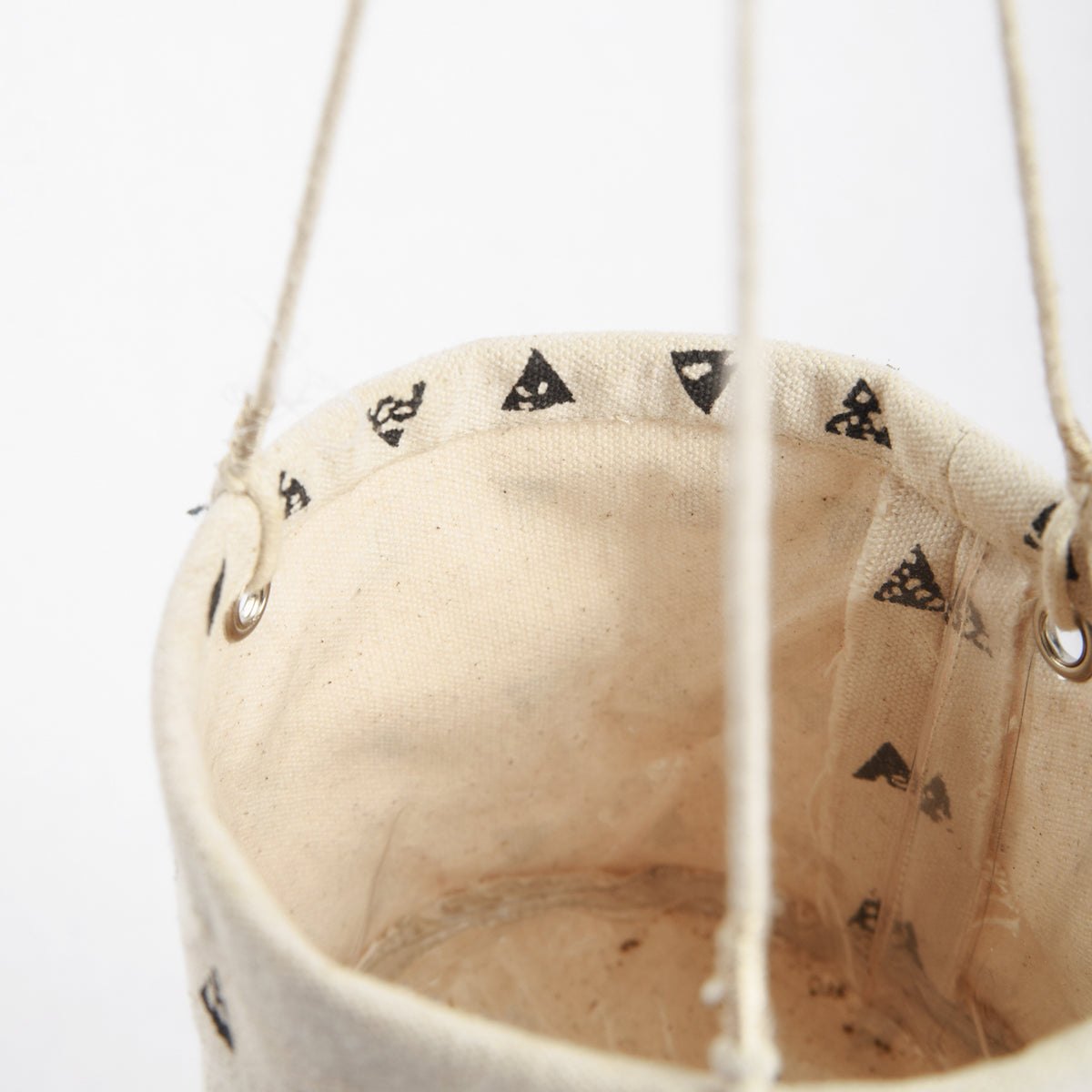 Canvas plant hanger, set of 3 baskets, triangle print, black and white, cotton canvas fabric