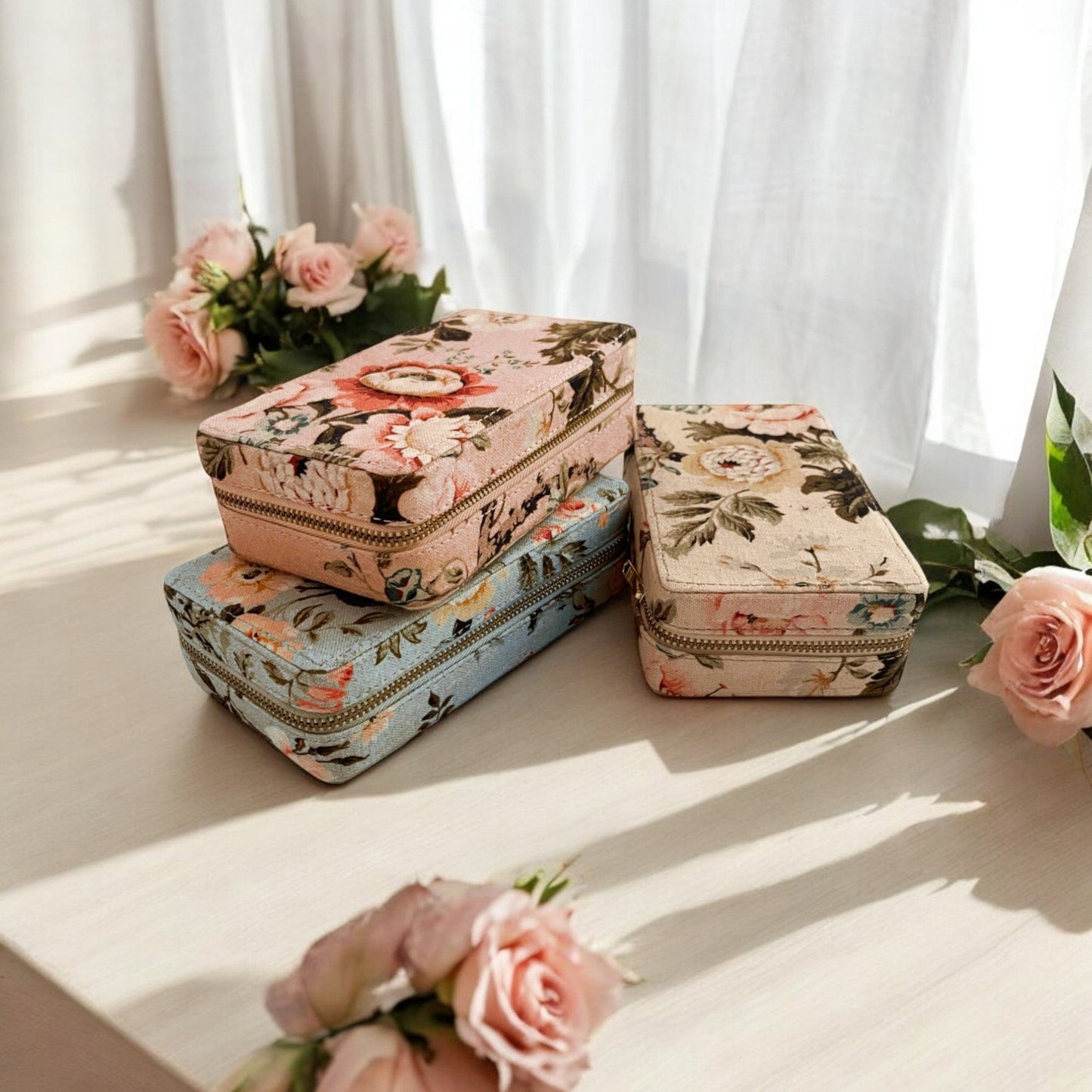 AMOUR BLUSH Vintage Rose print, Rectangular box, with 2 pouches