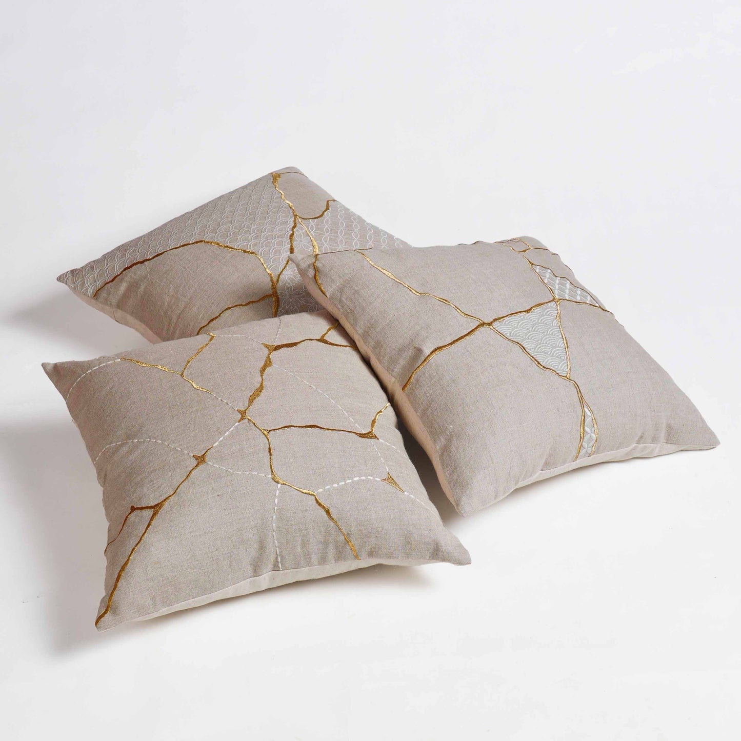 KINTSUGI Embroidered Linen Pillow Cover – 18x18 Inch, Gold & White Embroidery, Big Mend