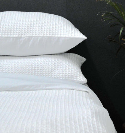 Waffle cotton Duvet cover with coordinated pillow covers, white colour, sizes available