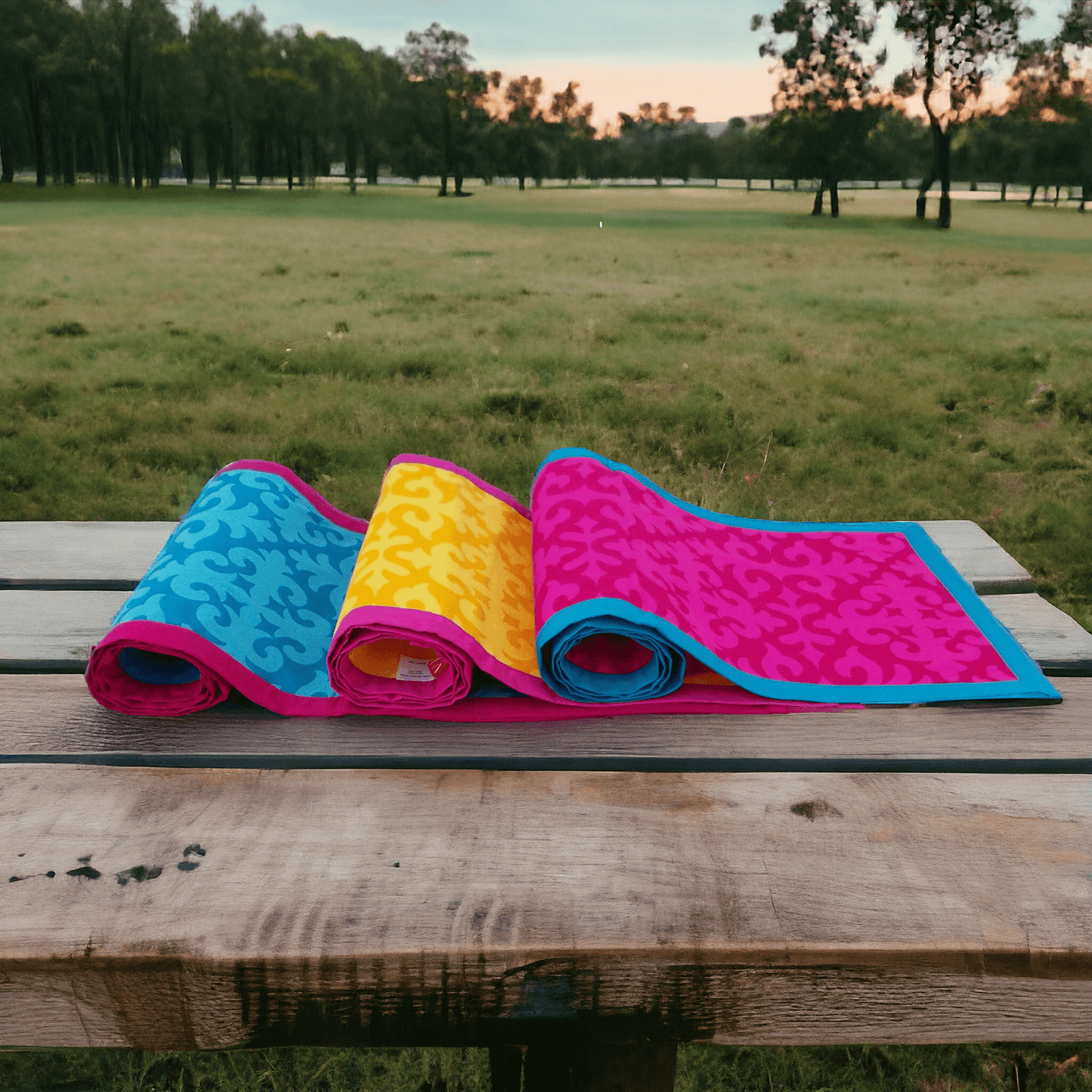 Table Runner - Shrydak Bright Pink