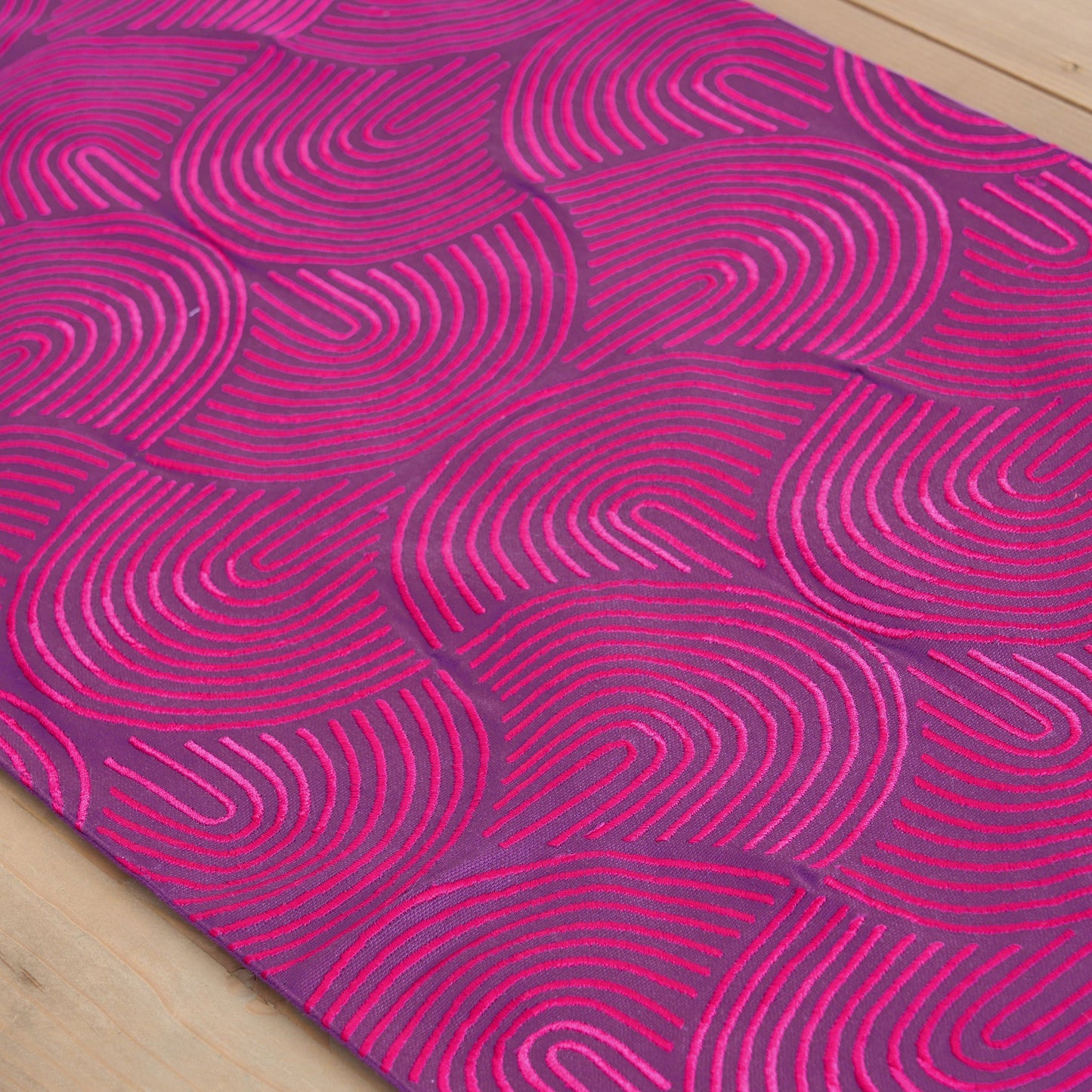 KASHIDAKAARI - Plum runner with all over embroidery, modern retro, geometrical pattern