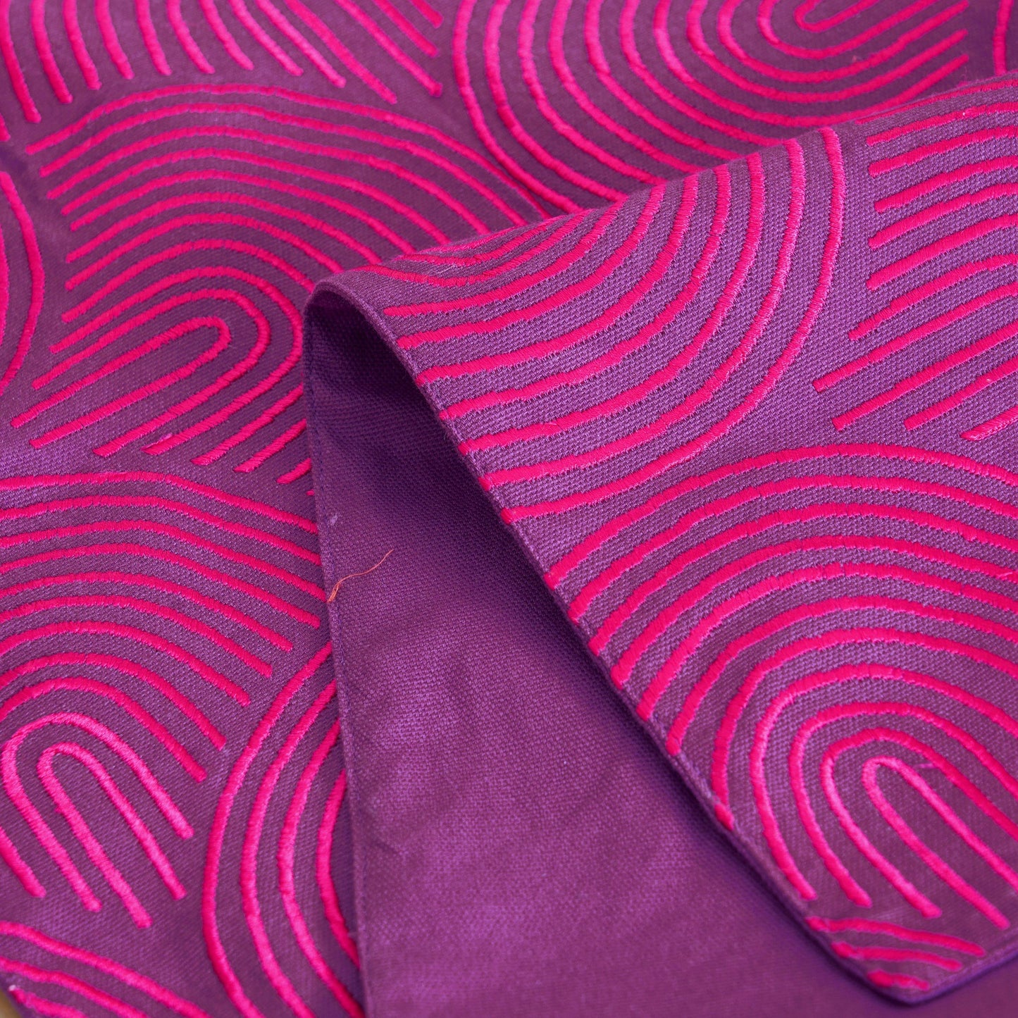 KASHIDAKAARI - Plum runner with all over embroidery, modern retro, geometrical pattern