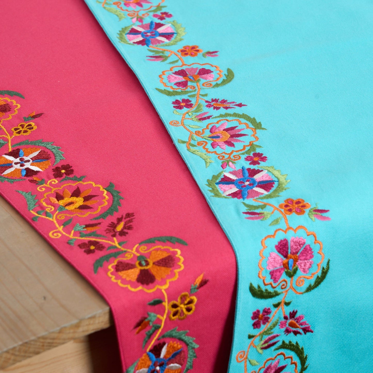 KASHIDAKAARI - Turquoise Table runner, embroidered floral suzani pattern