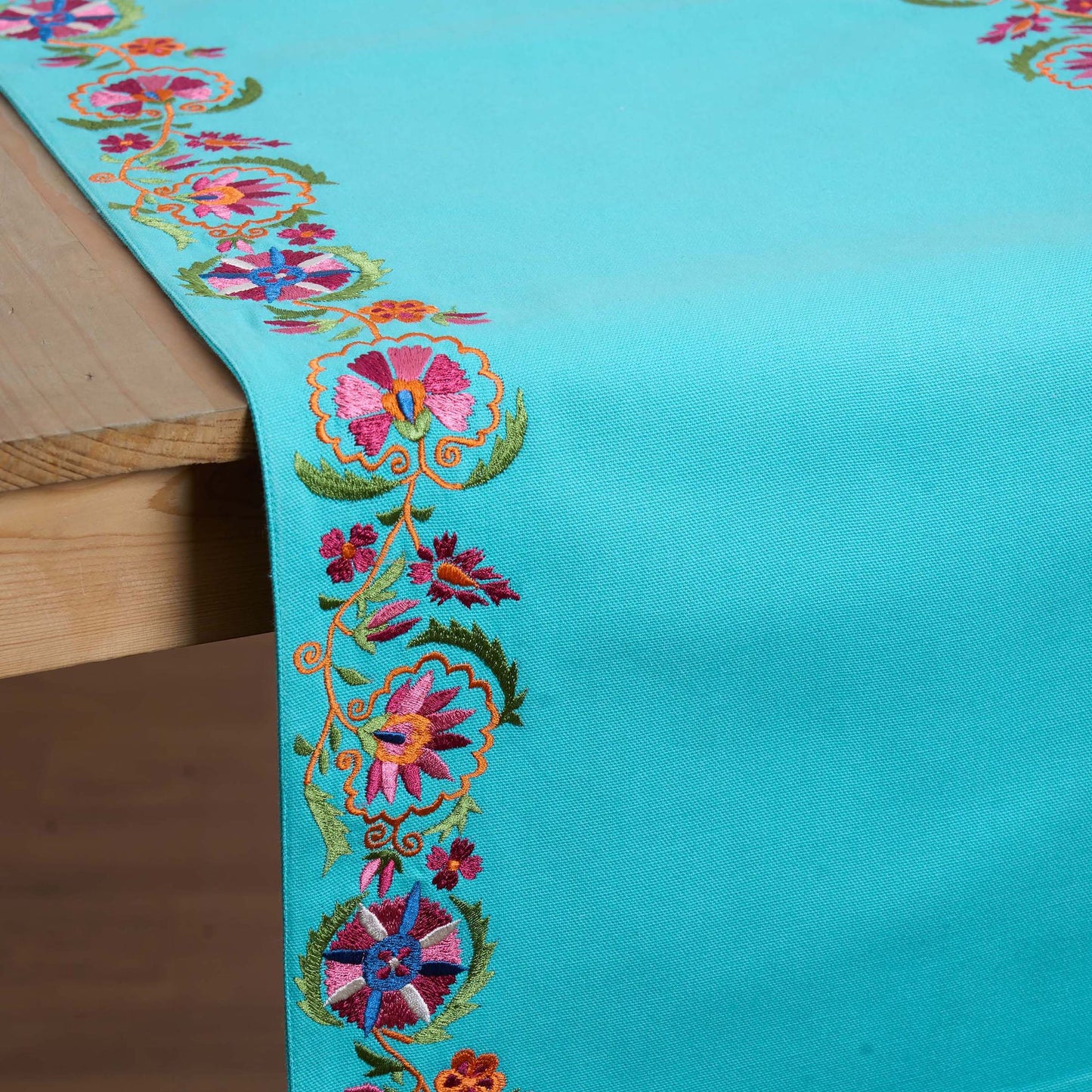 KASHIDAKAARI - Turquoise Table runner, embroidered floral suzani pattern