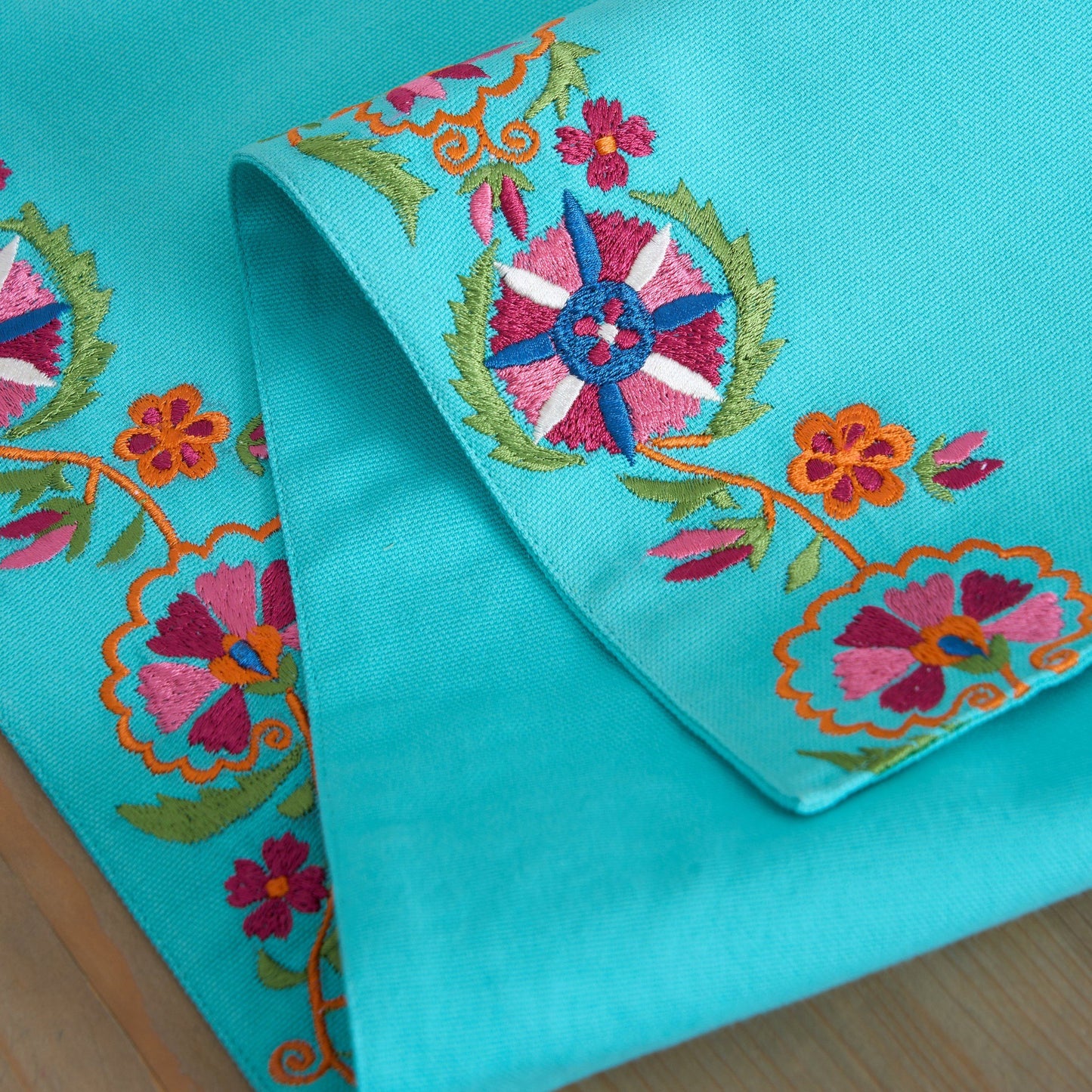 KASHIDAKAARI - Turquoise Table runner, embroidered floral suzani pattern