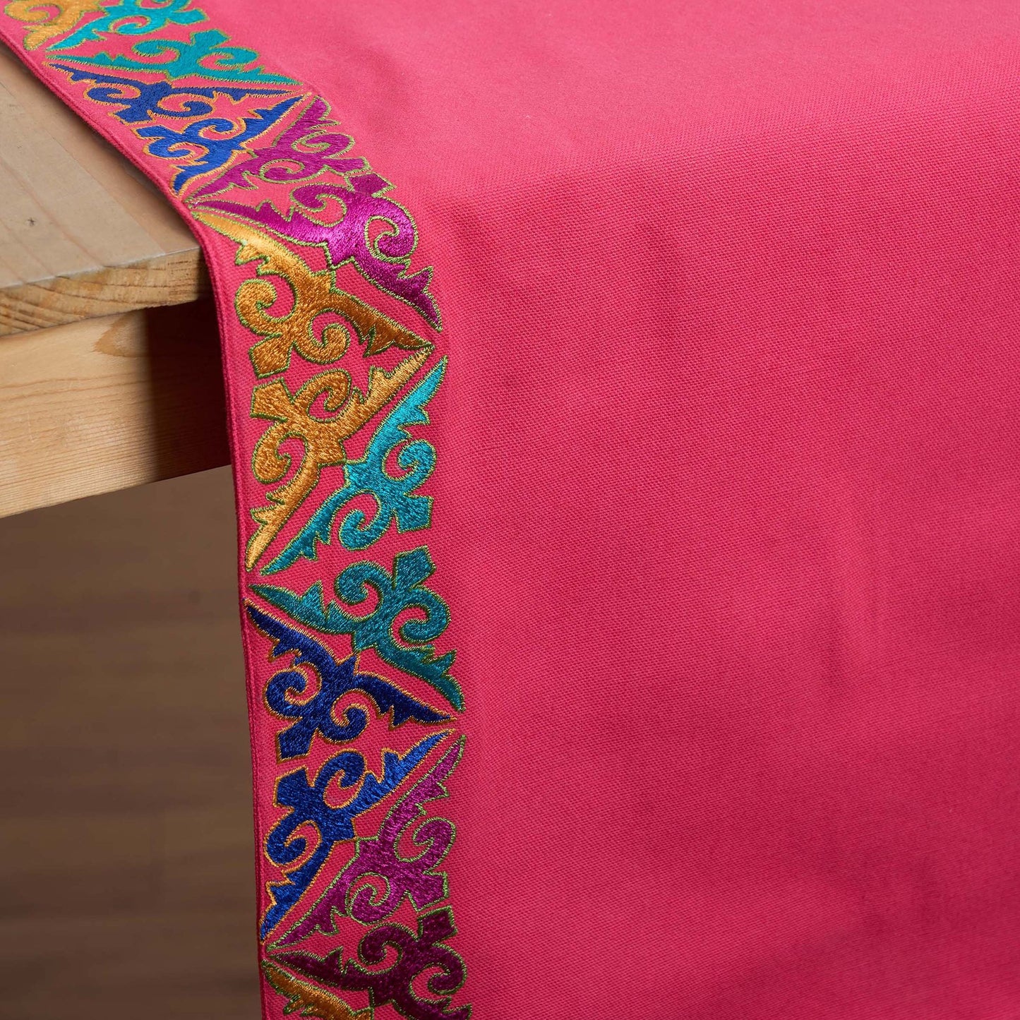 KASHIDAKAARI - Coral Red Table runner, embroidered geometrical pattern