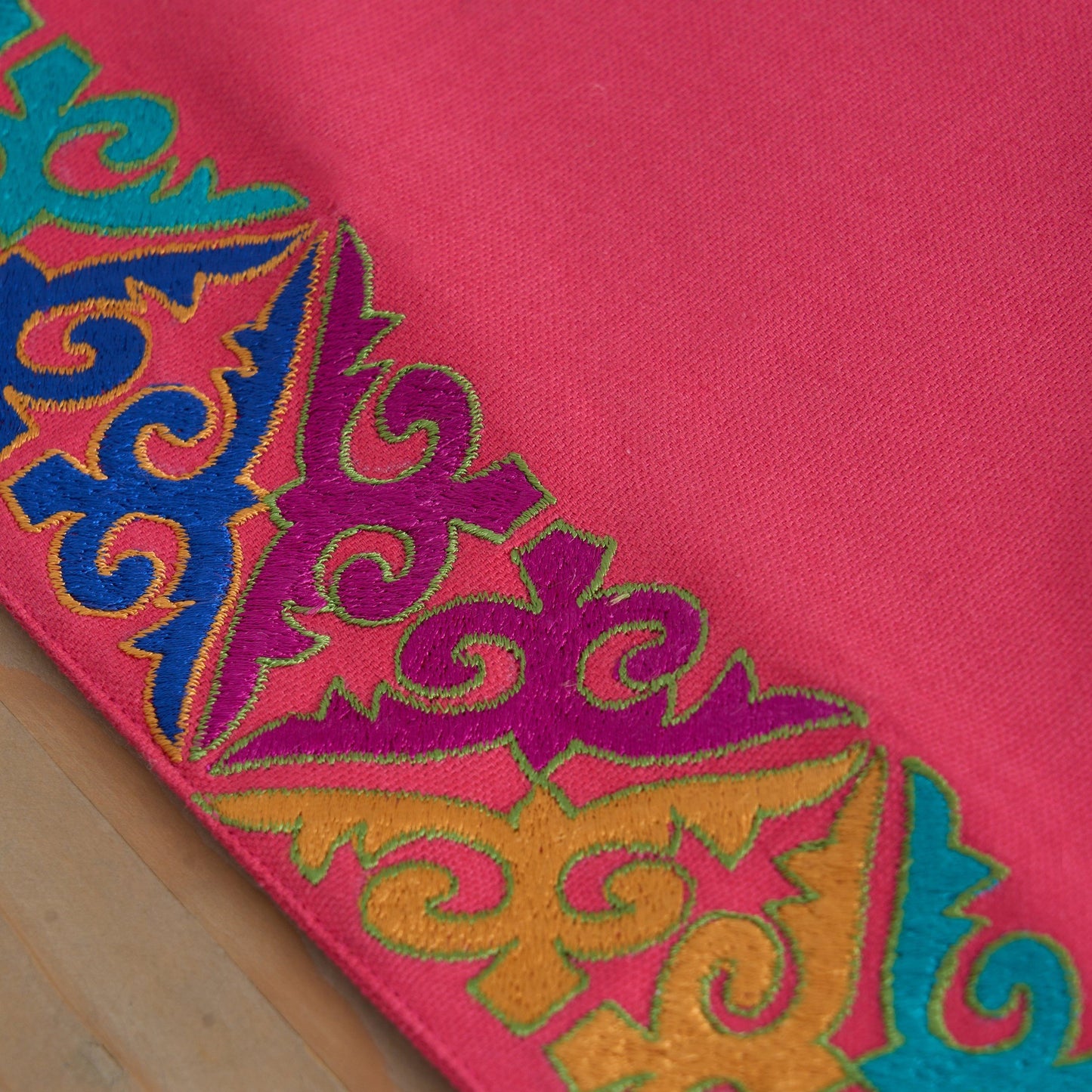 KASHIDAKAARI - Coral Red Table runner, embroidered geometrical pattern