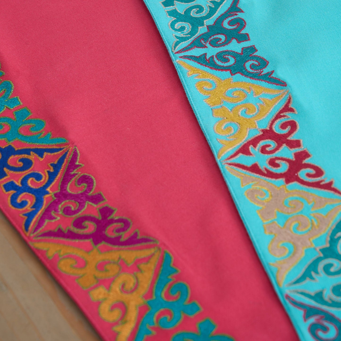 KASHIDAKAARI - Coral Red Table runner, embroidered geometrical pattern