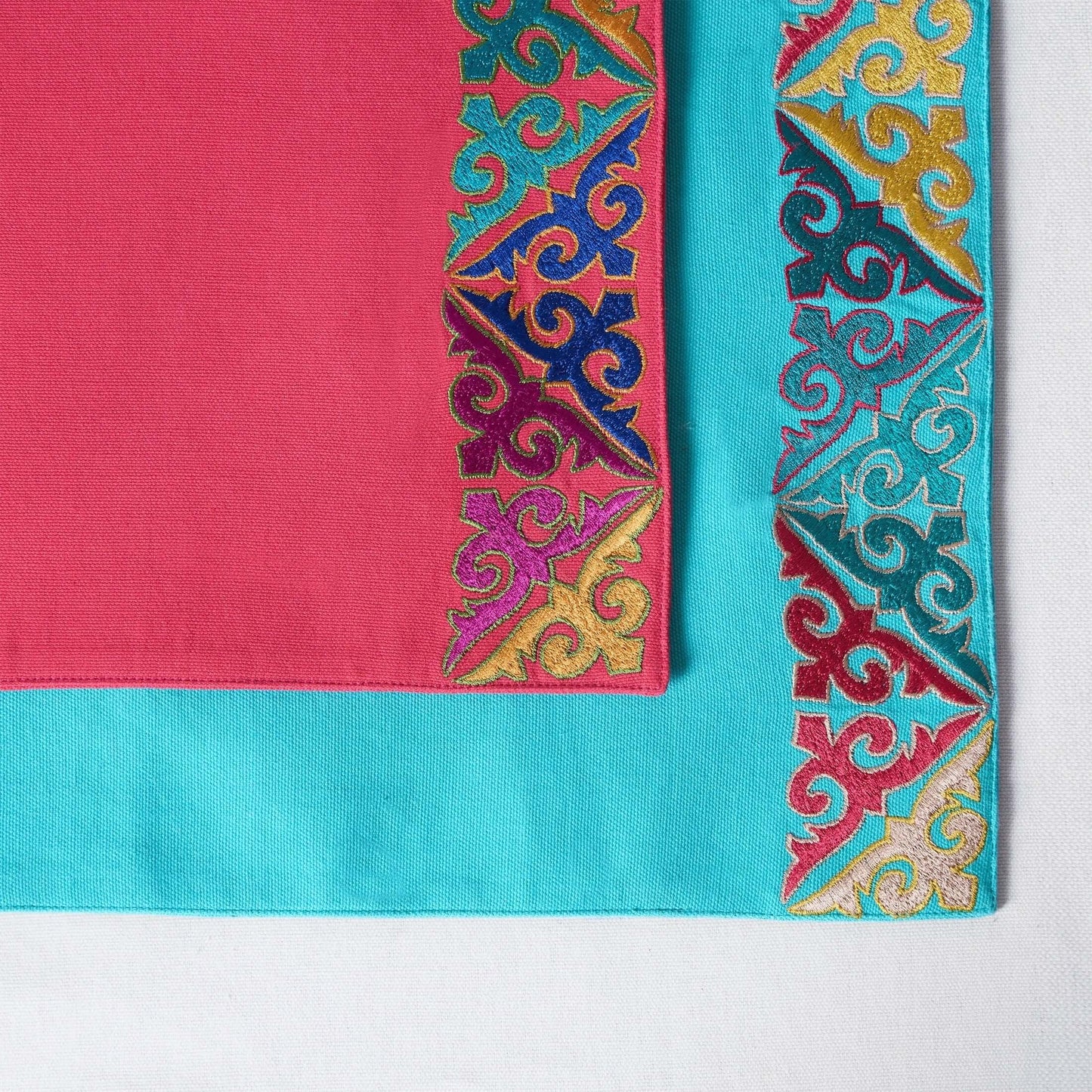 KASHIDAKAARI - Coral Red, geometrical pattern, embroidered placemats