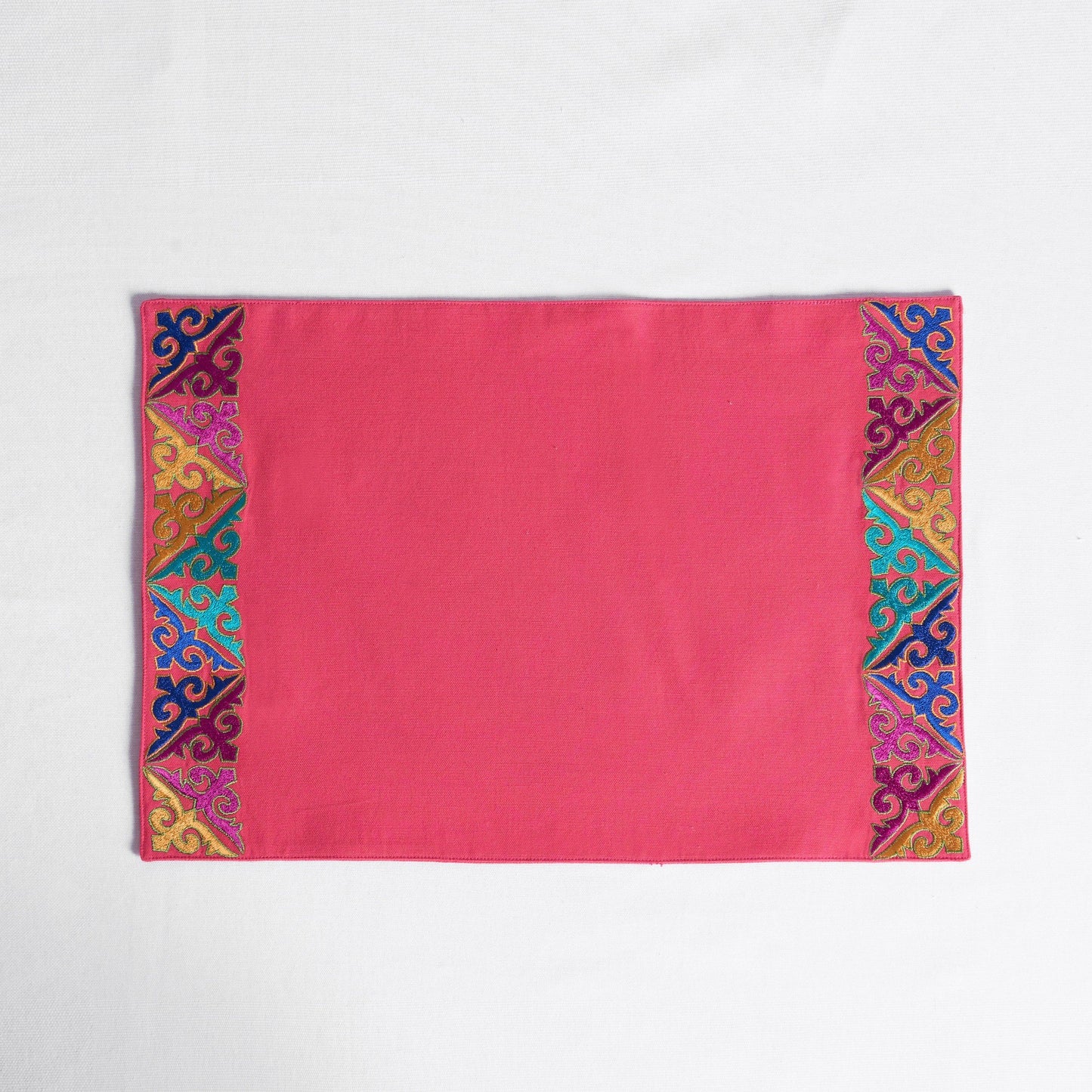 KASHIDAKAARI - Coral Red, geometrical pattern, embroidered placemats