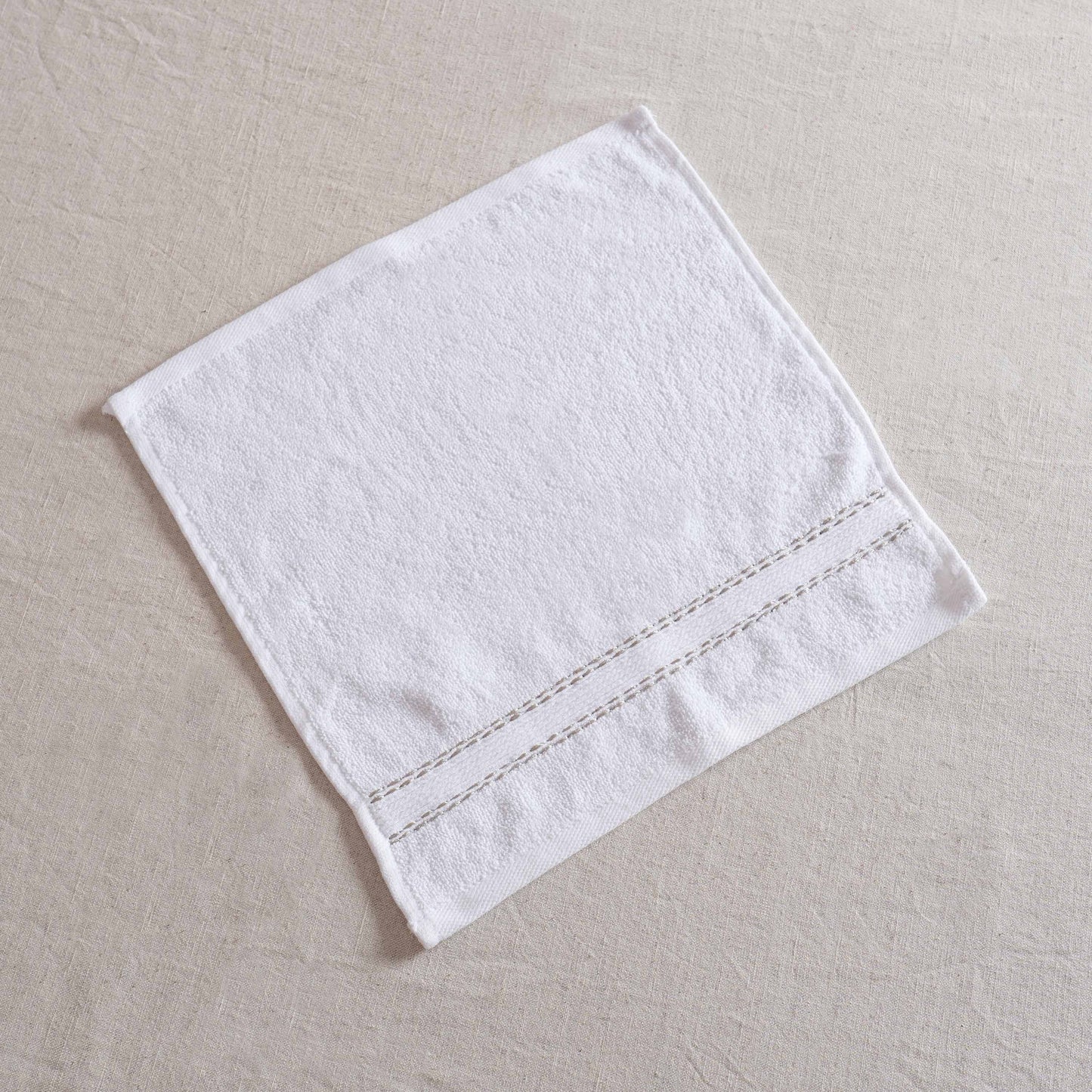 Luxury Monogrammed Organic Cotton Towel Set – 4 Piece | Customizable with Linen Appliqué & Embroidery
