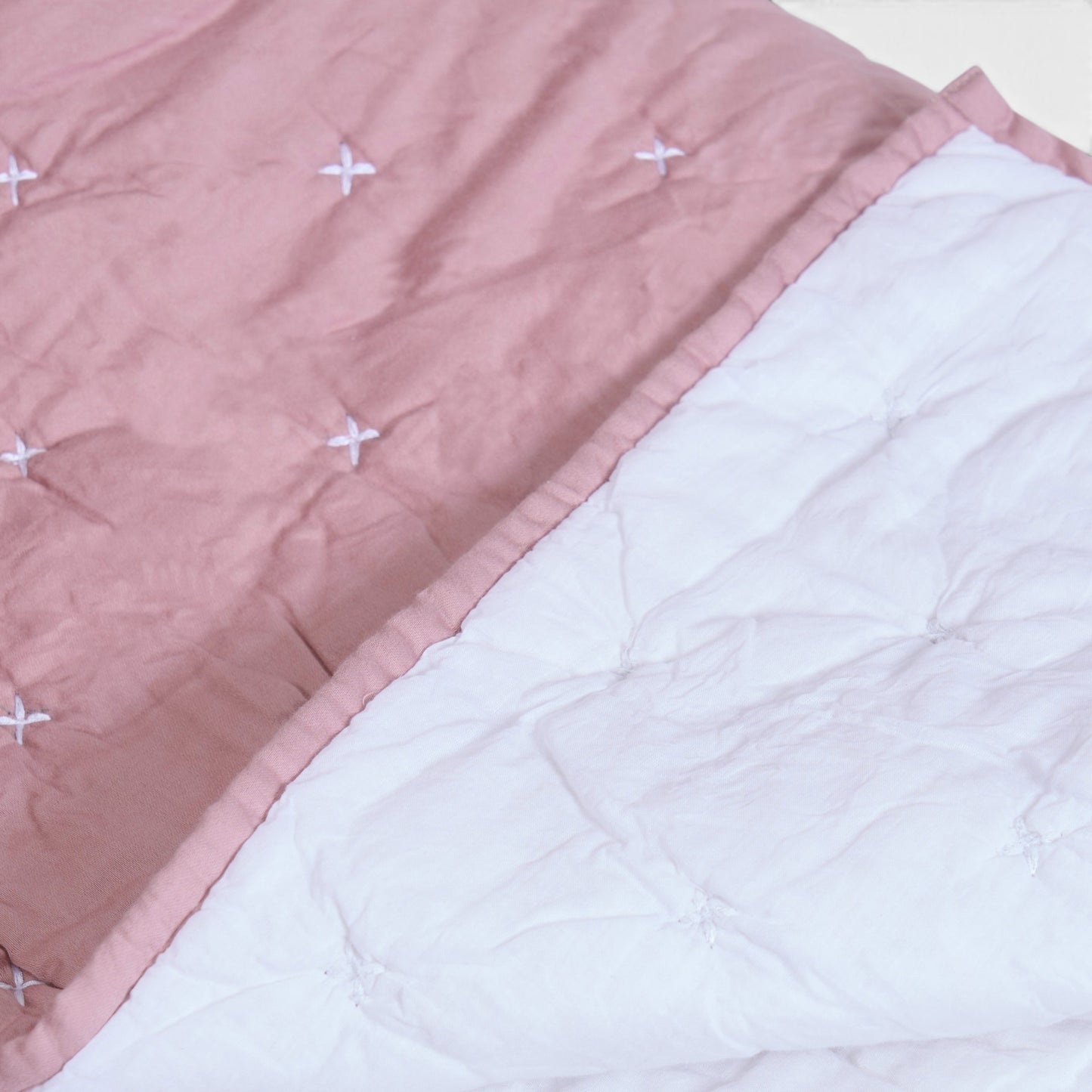 Old Rose 300TC Fine Cotton Quilt – Diamond Pattern Tuck Quilting