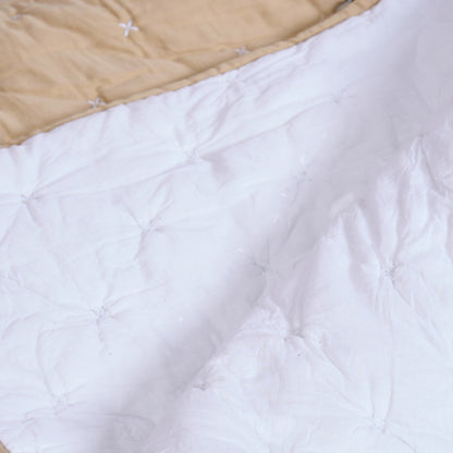 Beige 300TC Fine Cotton Quilt – Diamond Pattern Tuck Quilting