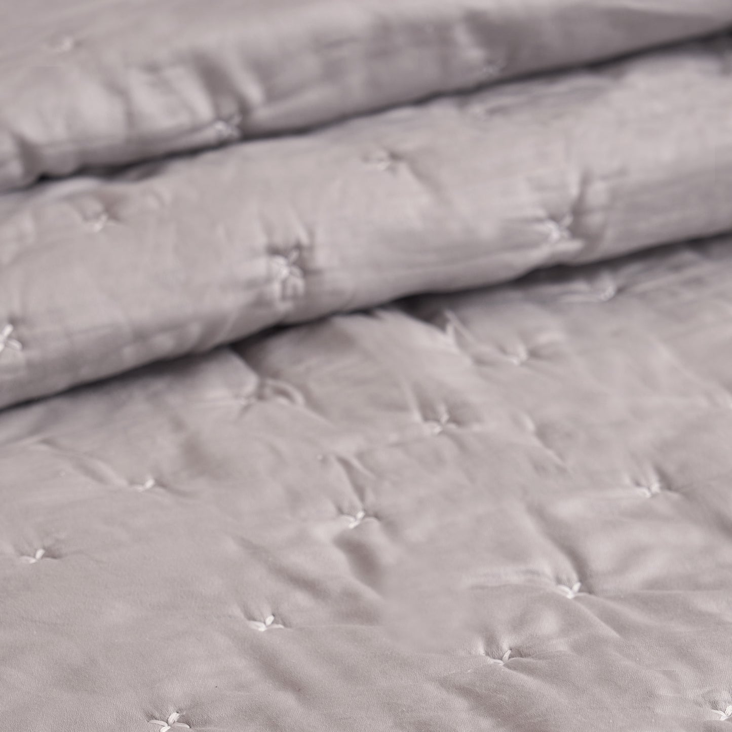 Concrete Grey 300TC Fine Cotton Quilt – Diamond Pattern Tuck Quilting