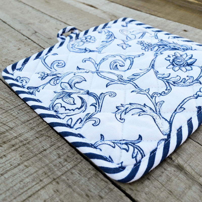 Pot holder, blue swirl print on white, victorian pattern