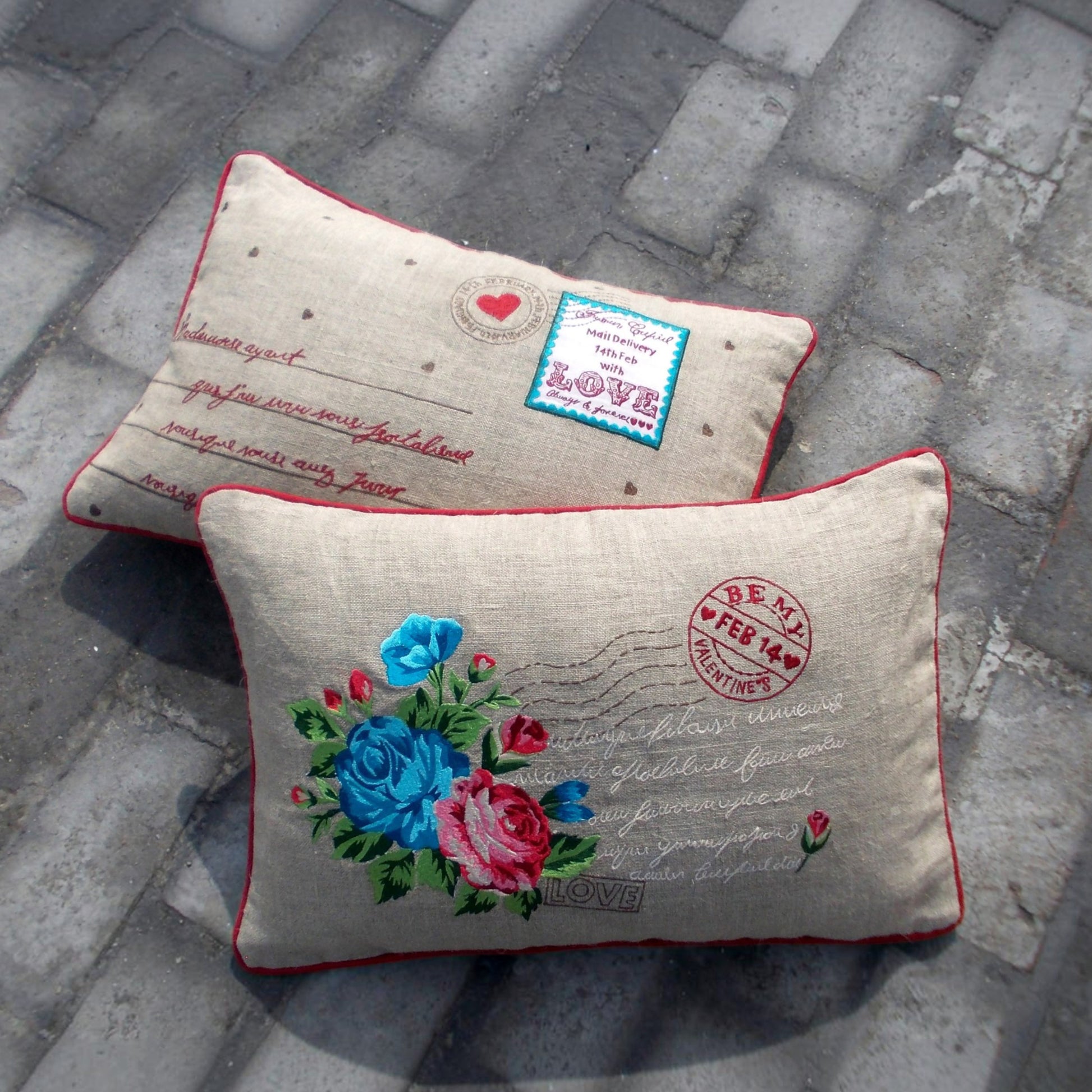 Valentine Rose Bunch Linen Cushion Cover – Vintage Postcard Style | Coral & Turquoise | 14×21" - Vliving