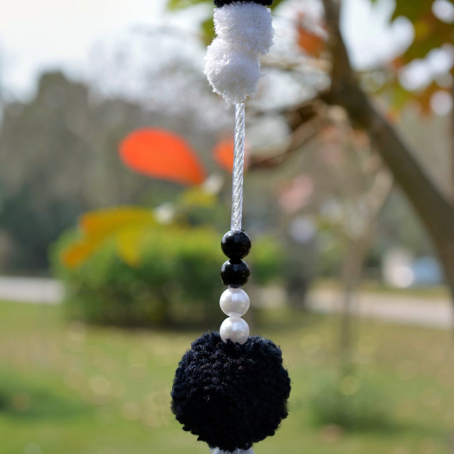 Handmade Black & White Pompom Garland – Felt & Wool | Bohemian Home Decor (1 mt) - Vliving